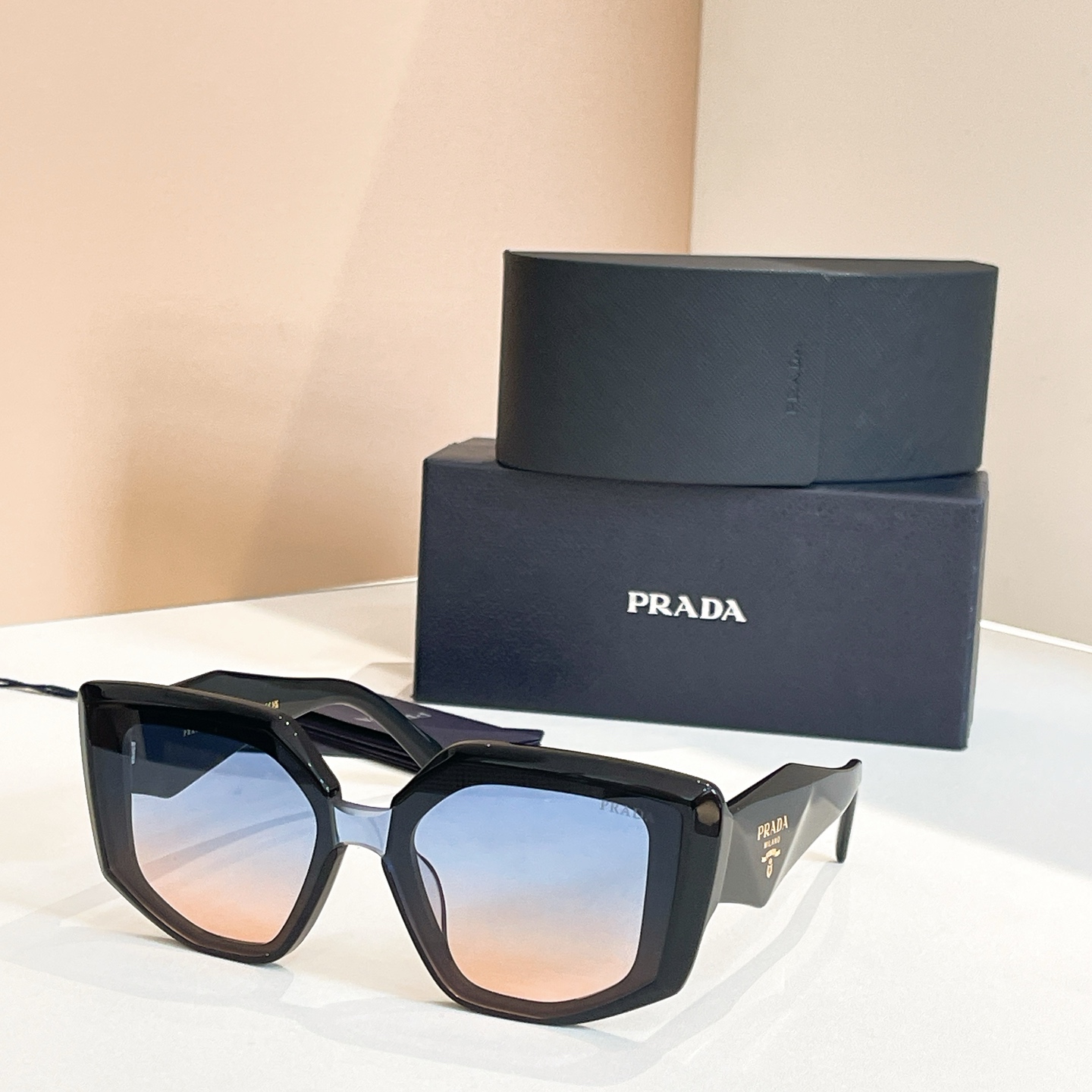 PRADA✨✨✨MODEL：PR204VS ✨✨✨SIZE：55口21-145✨✨✨ 