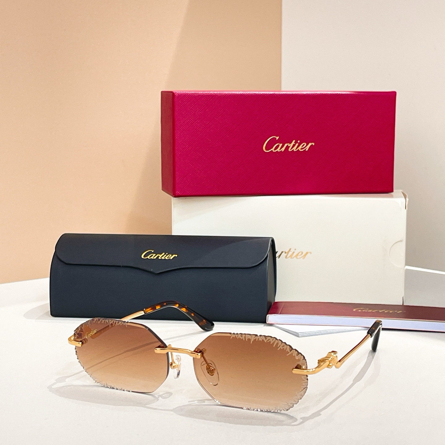 Cartie*✨✨✨MODEL：CT82005O✨✨✨太阳镜，变色片