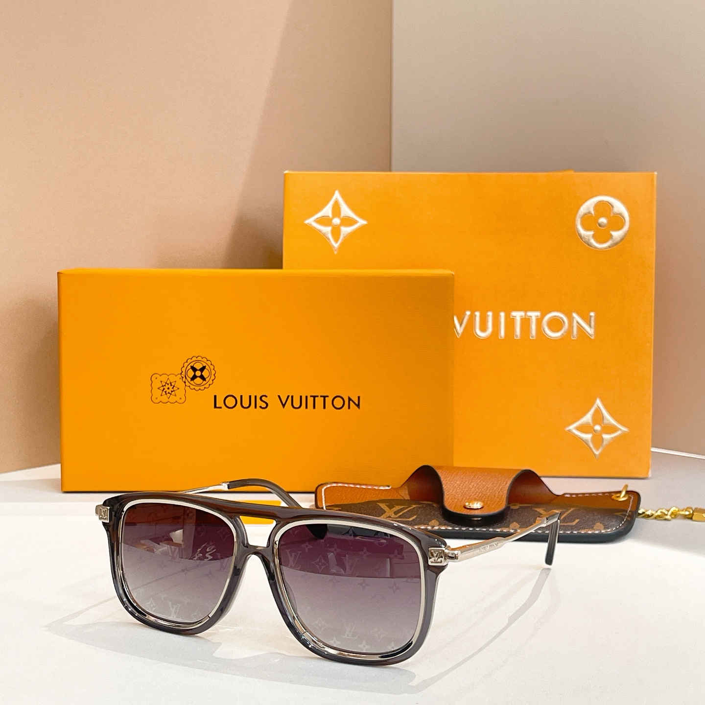 LOUIS VUITTO*✨✨✨MODEL：Z2595U  ✨✨✨ SIZE：56口18-150✨✨✨