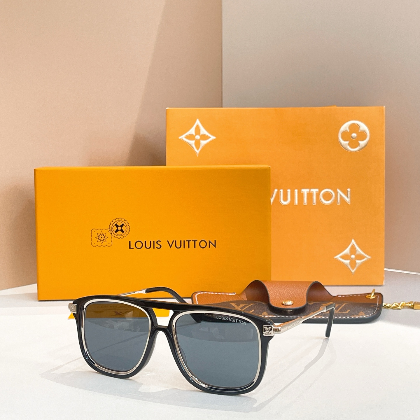 LOUIS VUITTO*✨✨✨MODEL：Z2595U  ✨✨✨ SIZE：56口18-150✨✨✨