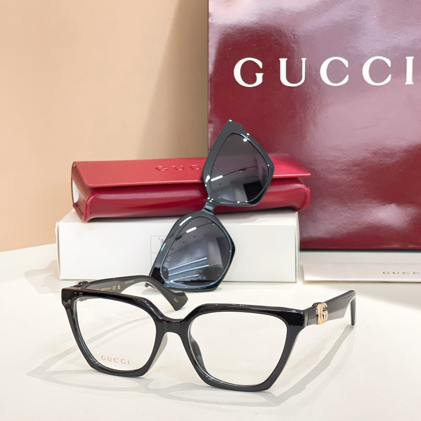 GUCC*🐝🐝🐝MODELGG1542S🐝🐝🐝SIZE 55口17-140🐝🐝🐝挂片款～～