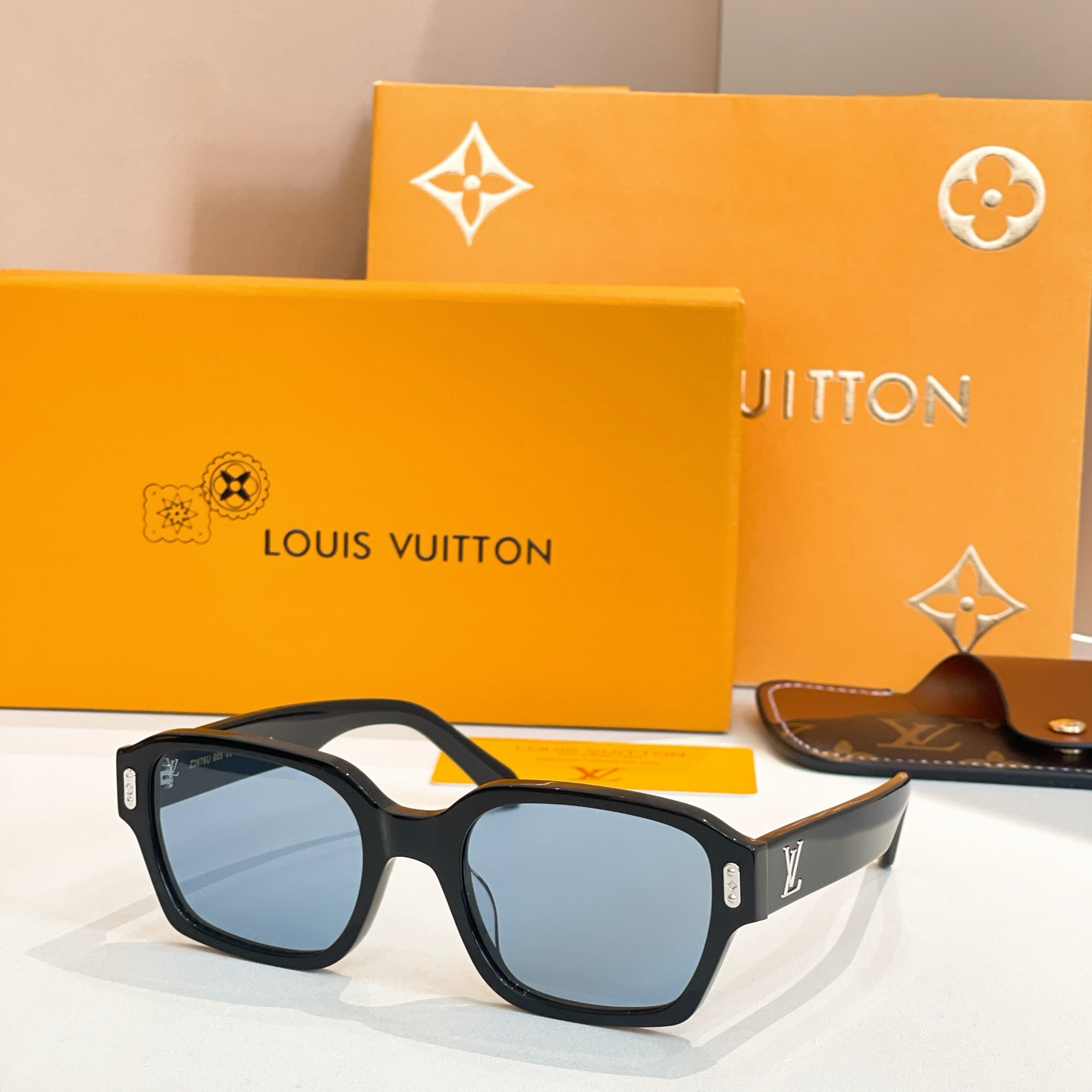 LOUIS VUITTO*✨✨✨MODEL：Z2676U  ✨✨✨ SIZE：55口21-145✨✨✨