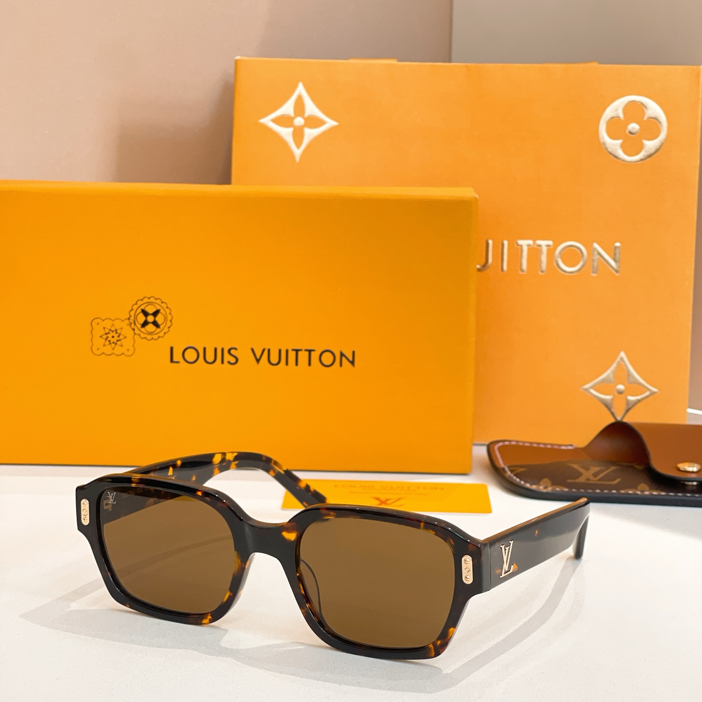 LOUIS VUITTO*✨✨✨MODEL：Z2676U  ✨✨✨ SIZE：55口21-145✨✨✨
