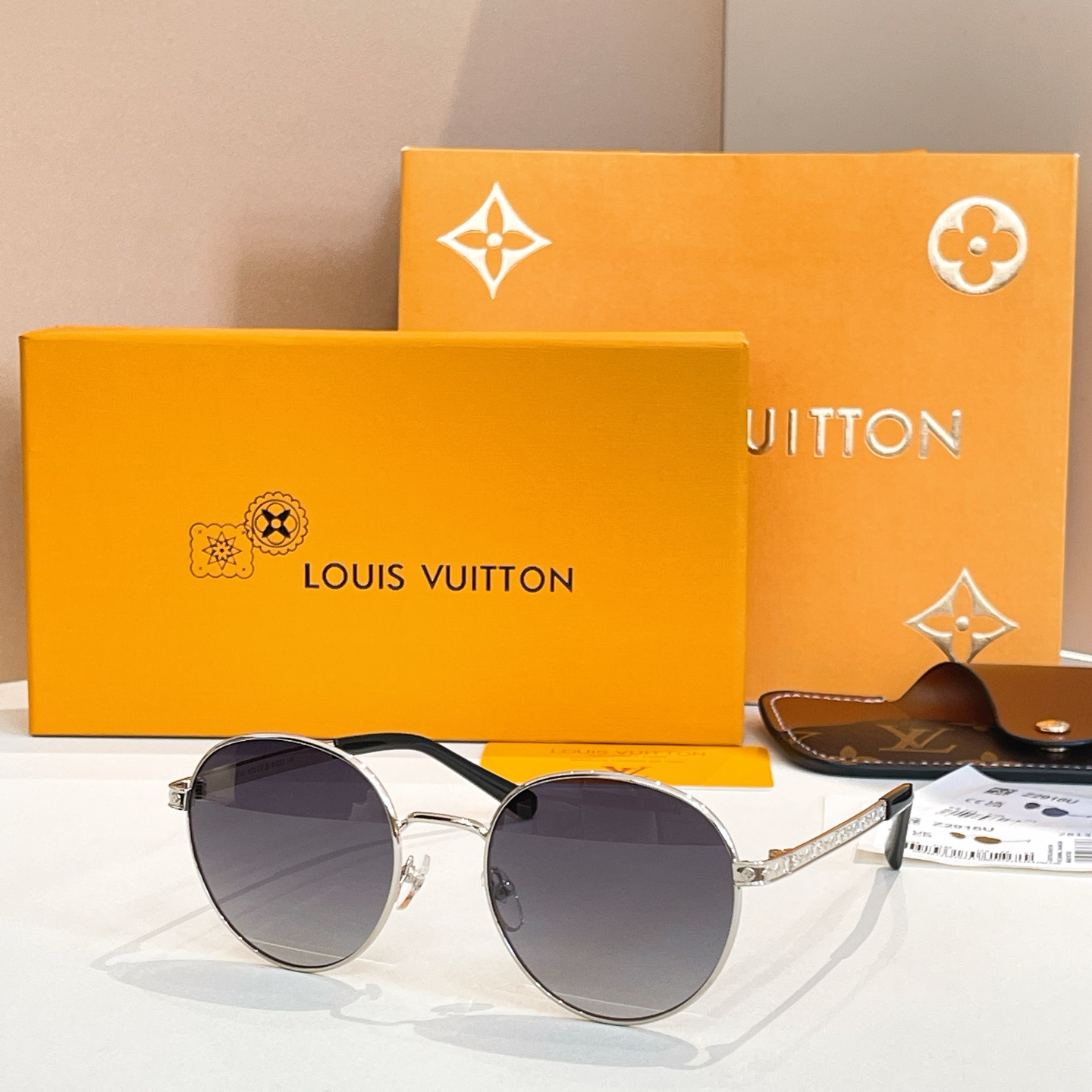 LOUIS VUITTO*✨✨✨MODEL：Z2916U  ✨✨✨ SIZE：54口22-145✨✨✨