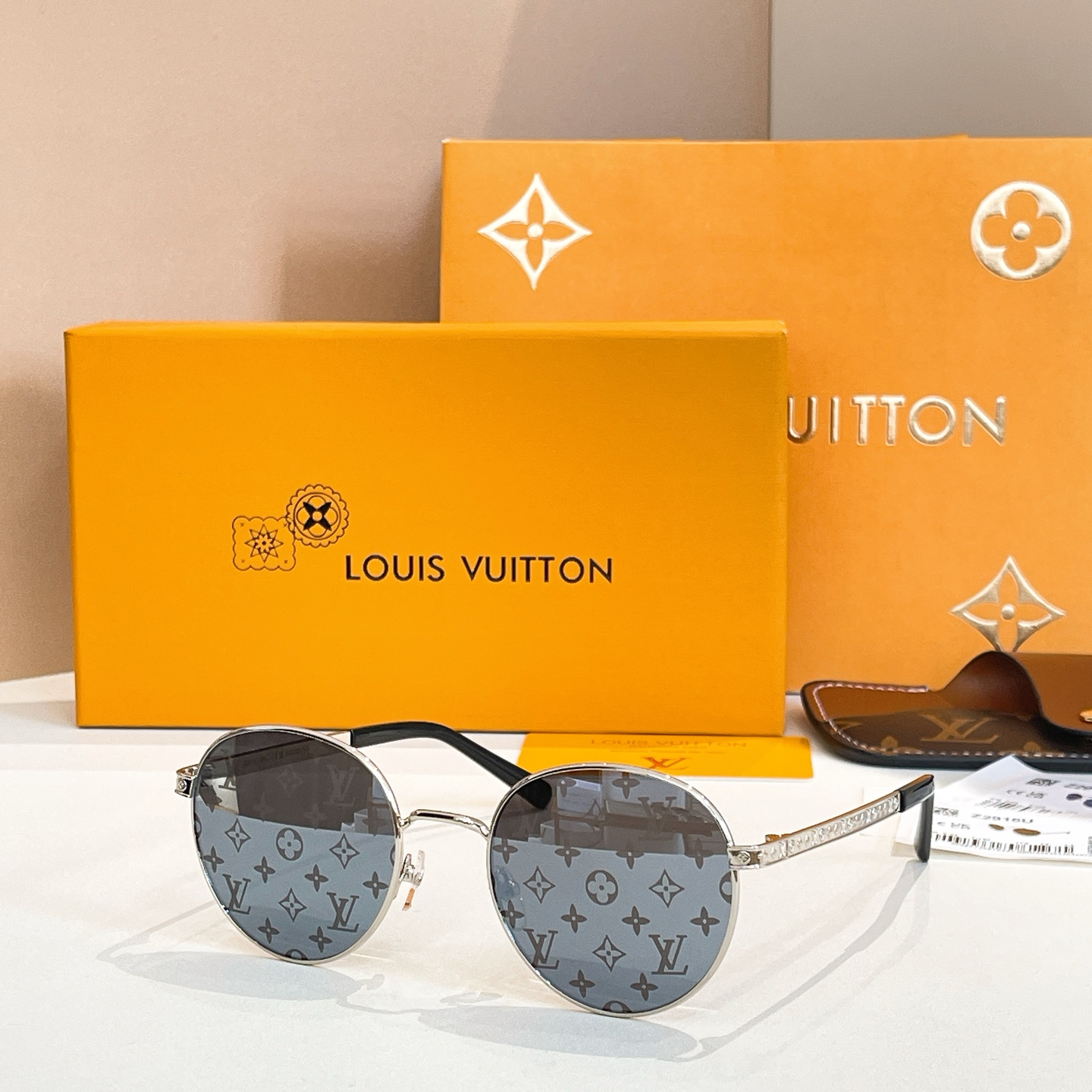 LOUIS VUITTO*✨✨✨MODEL：Z2916U  ✨✨✨ SIZE：54口22-145✨✨✨