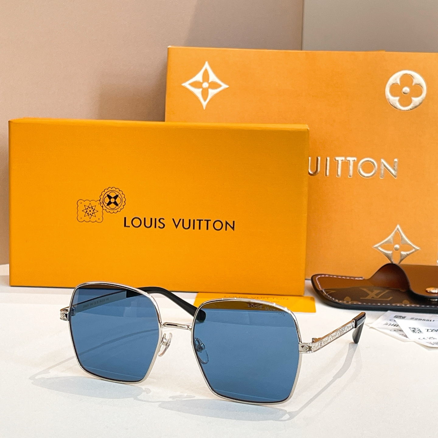 LOUIS VUITTO*✨✨✨MODEL：Z2955U  ✨✨✨ SIZE：56口19-145✨✨✨