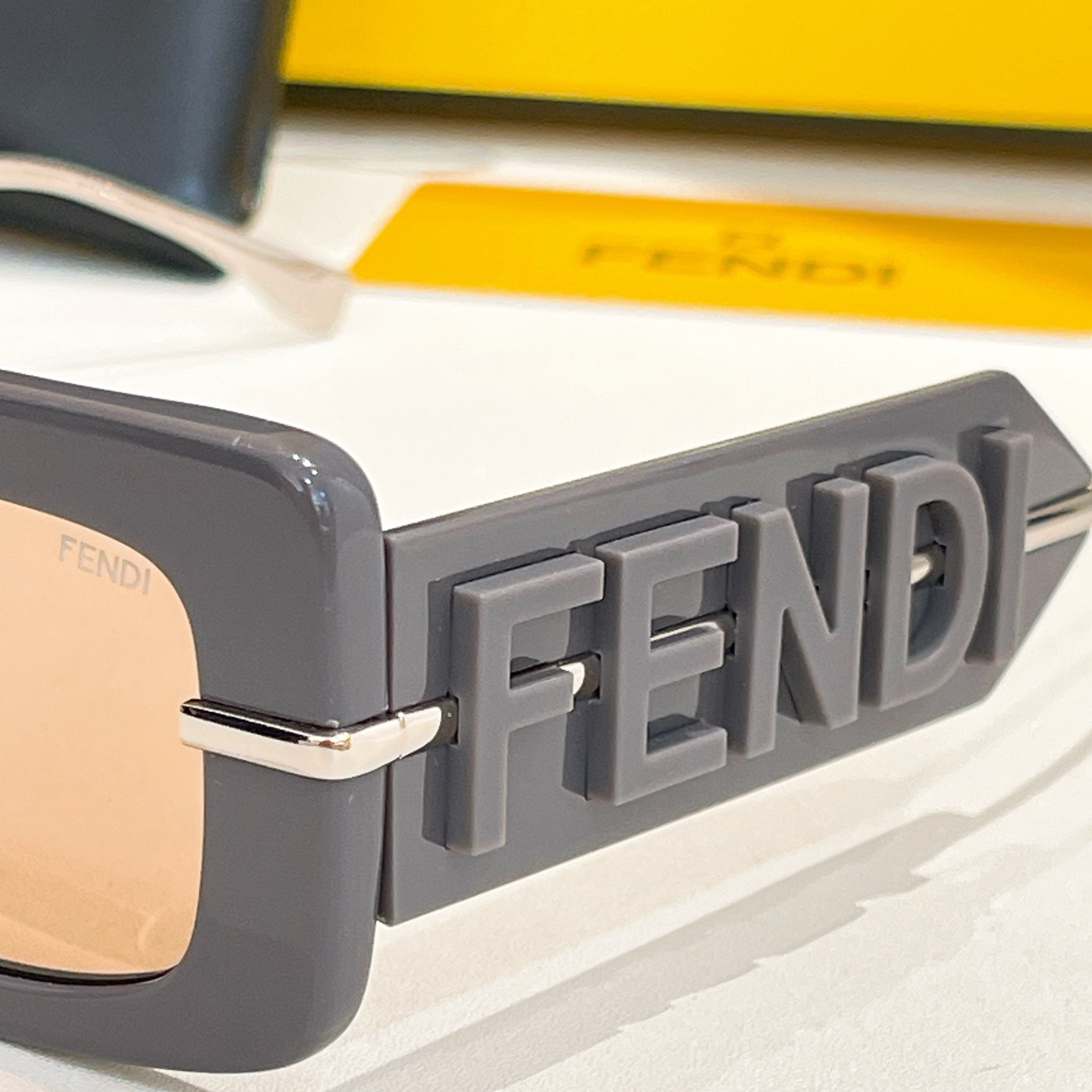 FEND*✨✨✨MODEL：F0L085✨✨ SIZE：52口21-145✨✨✨