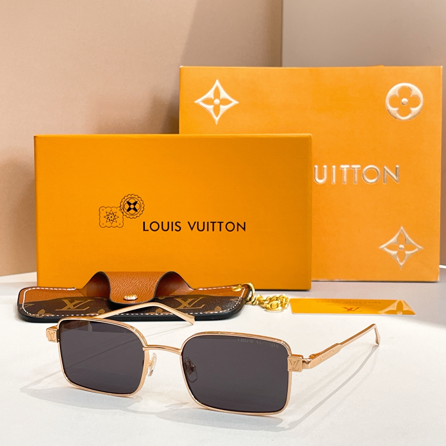 LOUIS VUITTO*✨✨✨MODEL：Z2914U ✨✨✨ SIZE：53口22-145✨✨✨