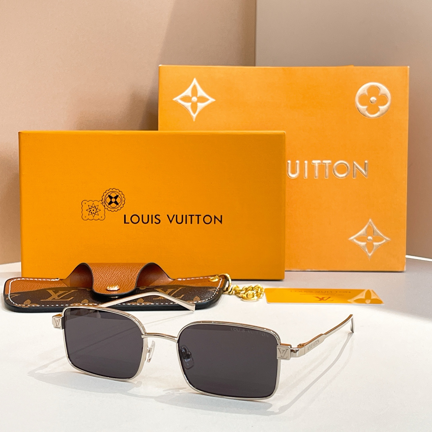 LOUIS VUITTO*✨✨✨MODEL：Z2914U ✨✨✨ SIZE：53口22-145✨✨✨