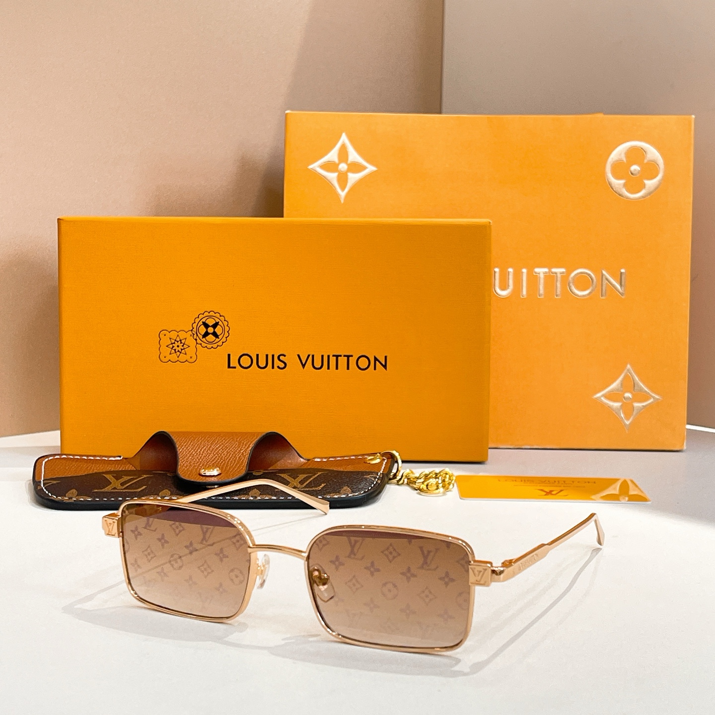 LOUIS VUITTO*✨✨✨MODEL：Z2914U ✨✨✨ SIZE：53口22-145✨✨✨