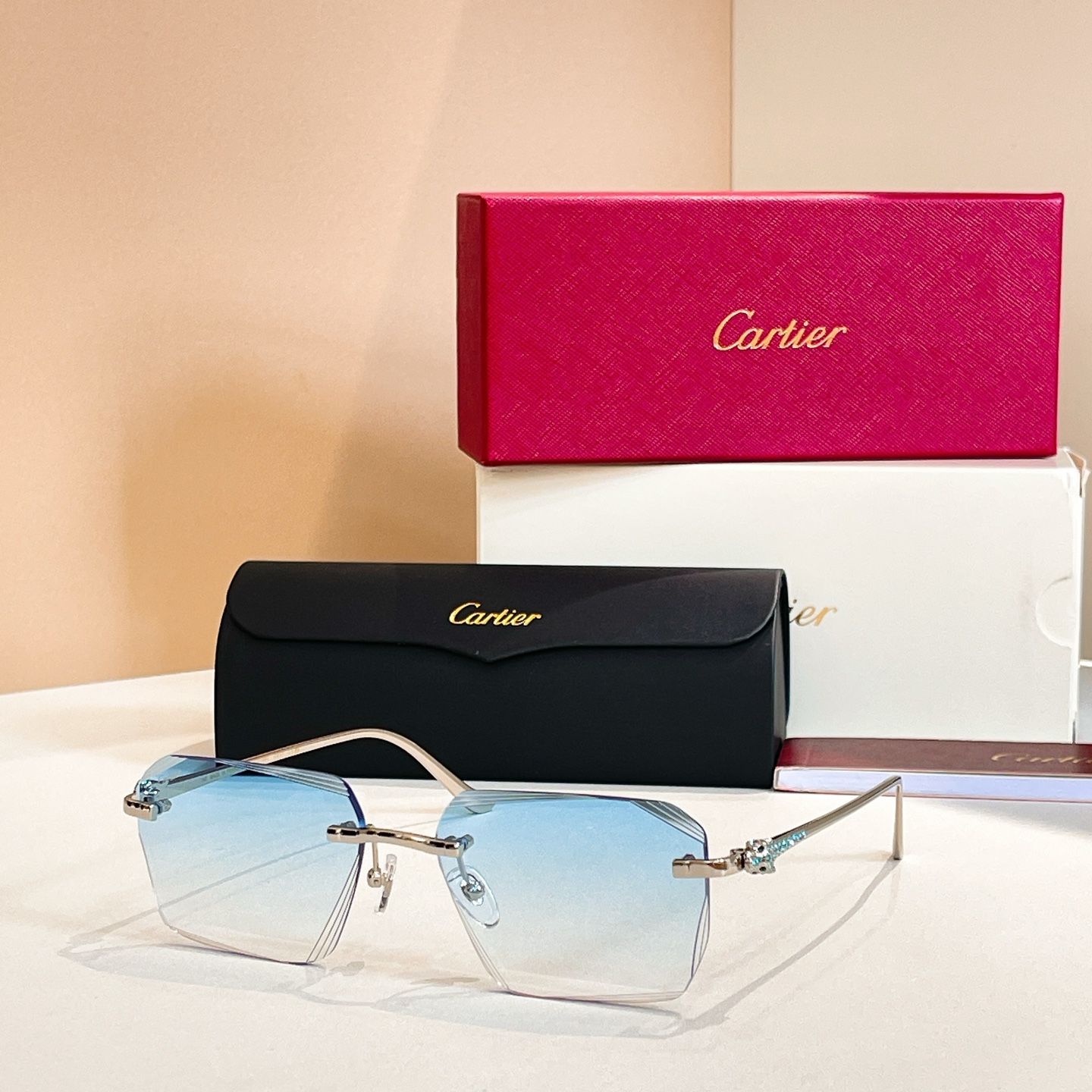 Cartie*✨✨✨MODEL：CT01589O✨✨✨SIZE  143✨✨✨太阳镜，变色片