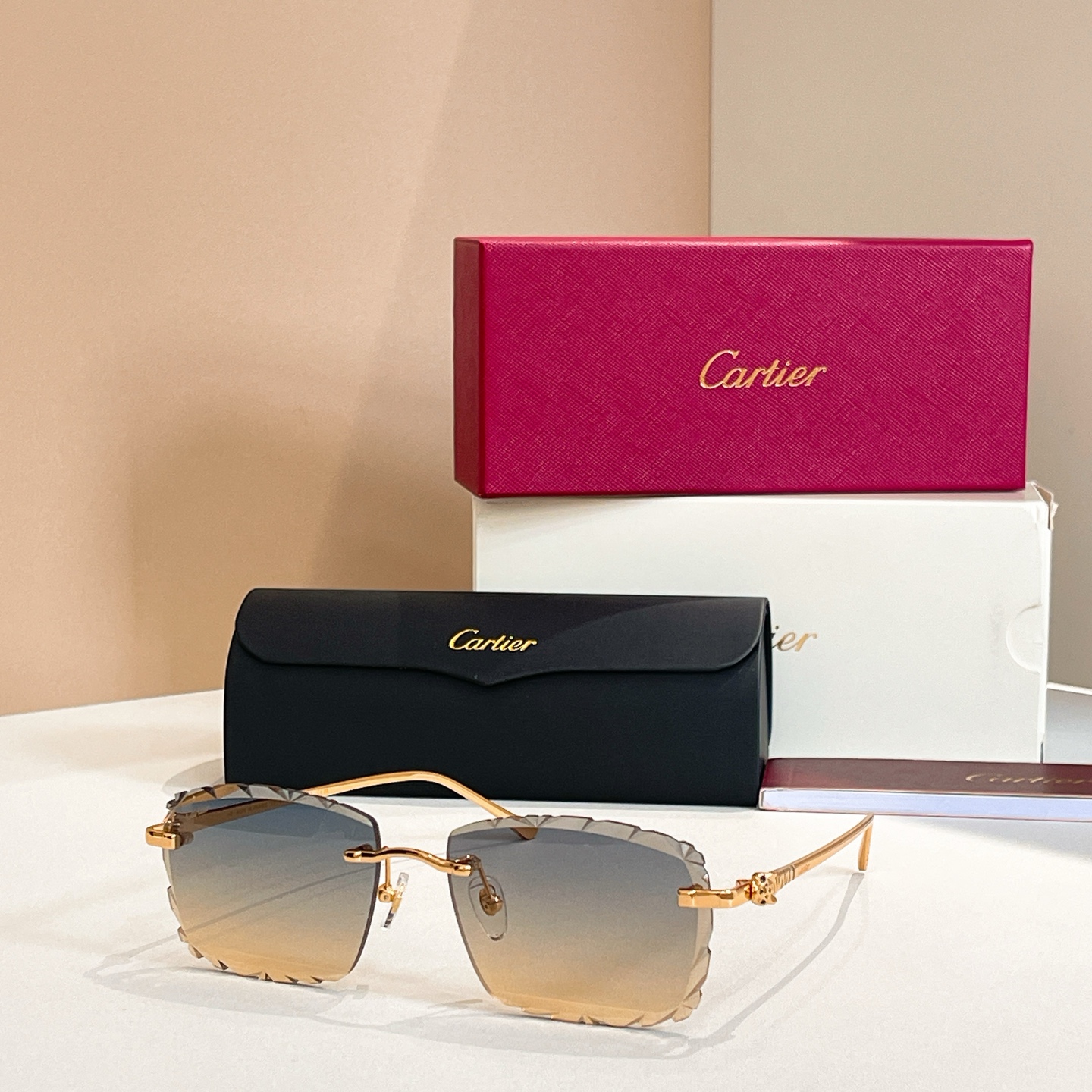 Cartie*✨✨✨MODEL：CT01594LO✨✨✨SIZE  142✨✨✨太阳镜，变色片
