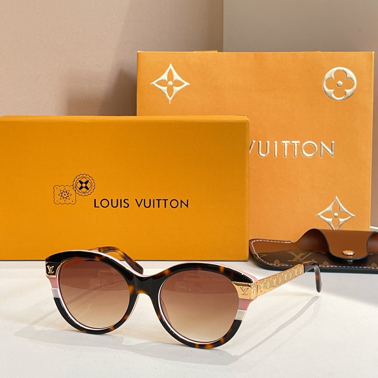 LOUIS VUITTO*✨✨✨MODEL：Z1857E✨✨✨ SIZE：55口19-145✨✨✨