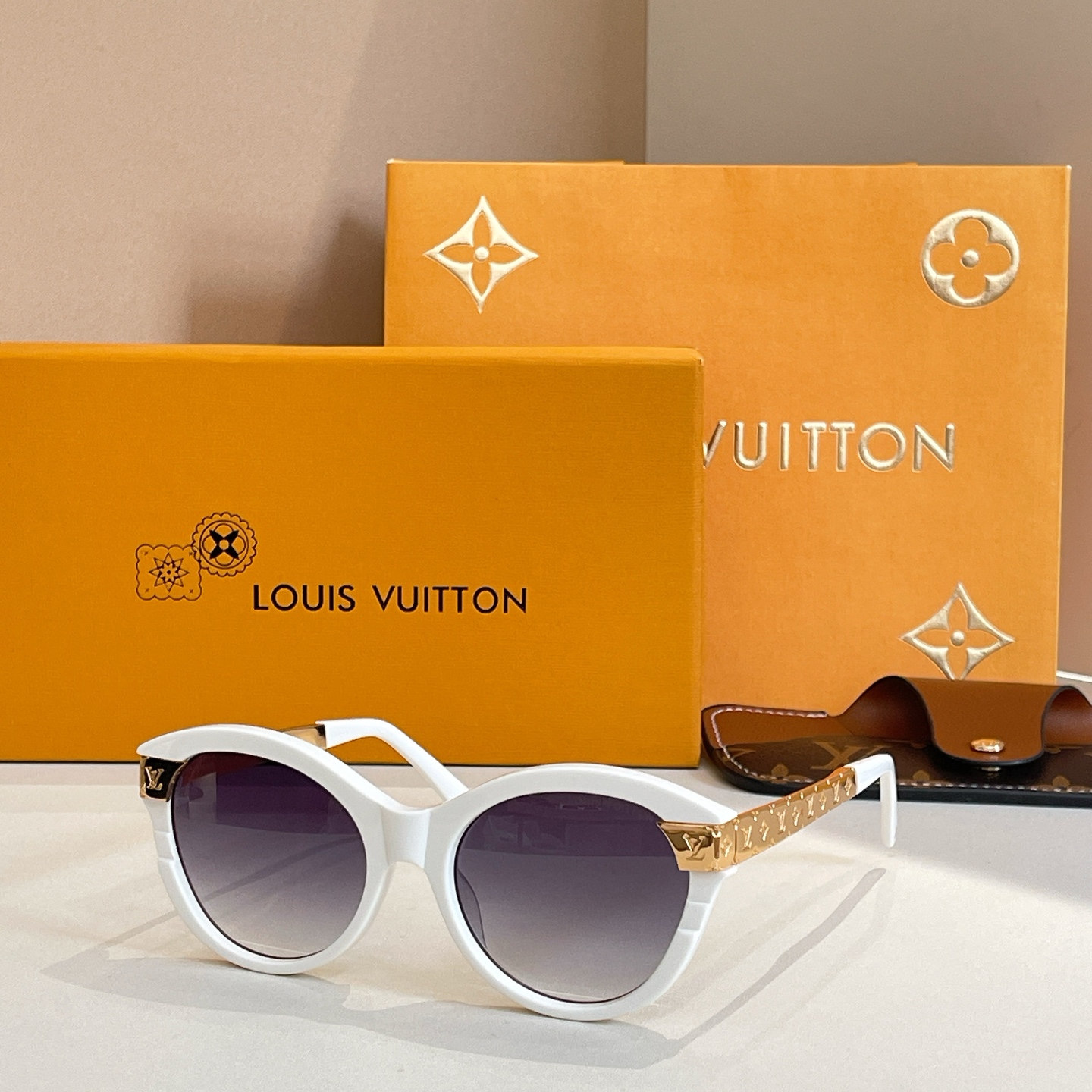 LOUIS VUITTO*✨✨✨MODEL：Z1857E✨✨✨ SIZE：55口19-145✨✨✨