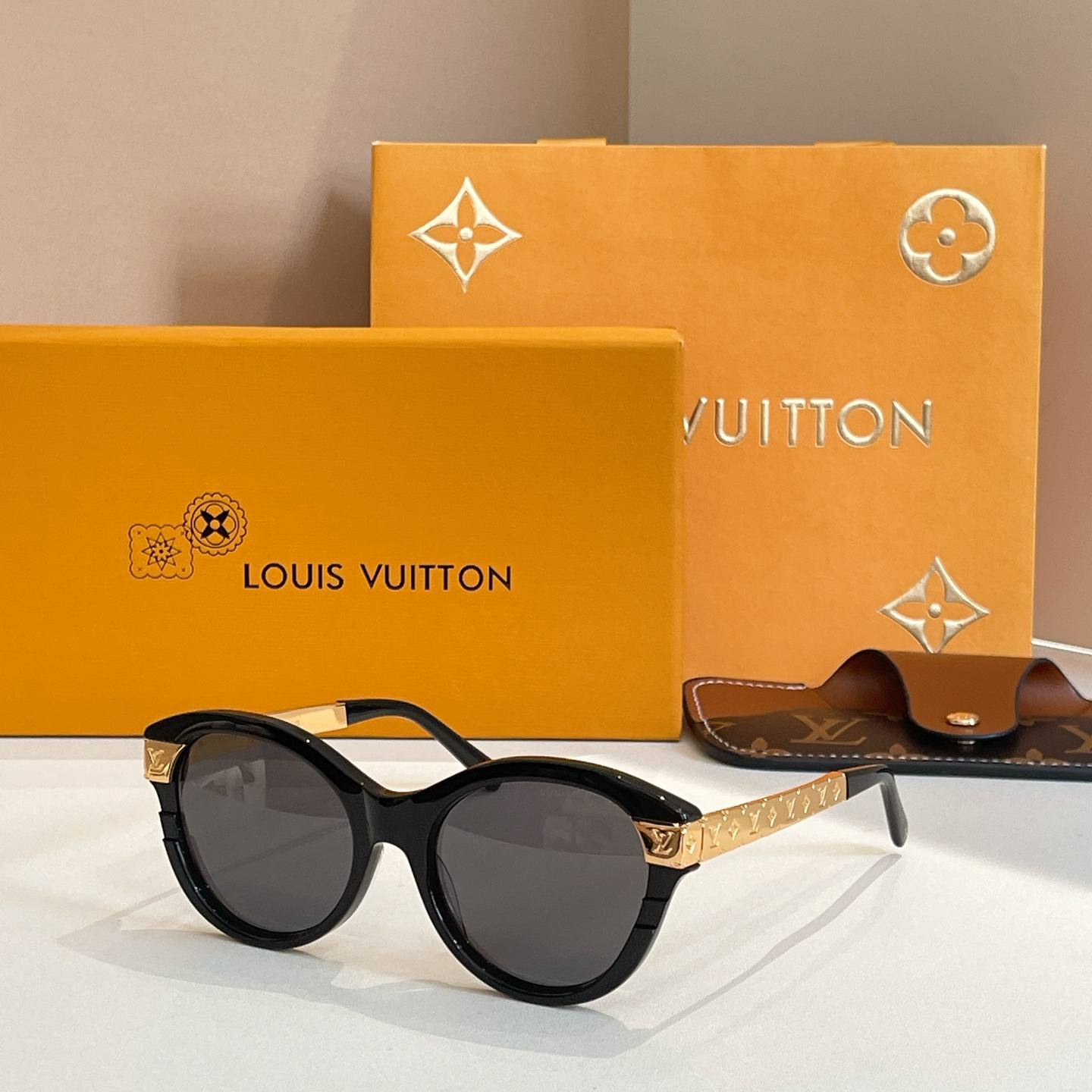 LOUIS VUITTO*✨✨✨MODEL：Z1857E✨✨✨ SIZE：55口19-145✨✨✨