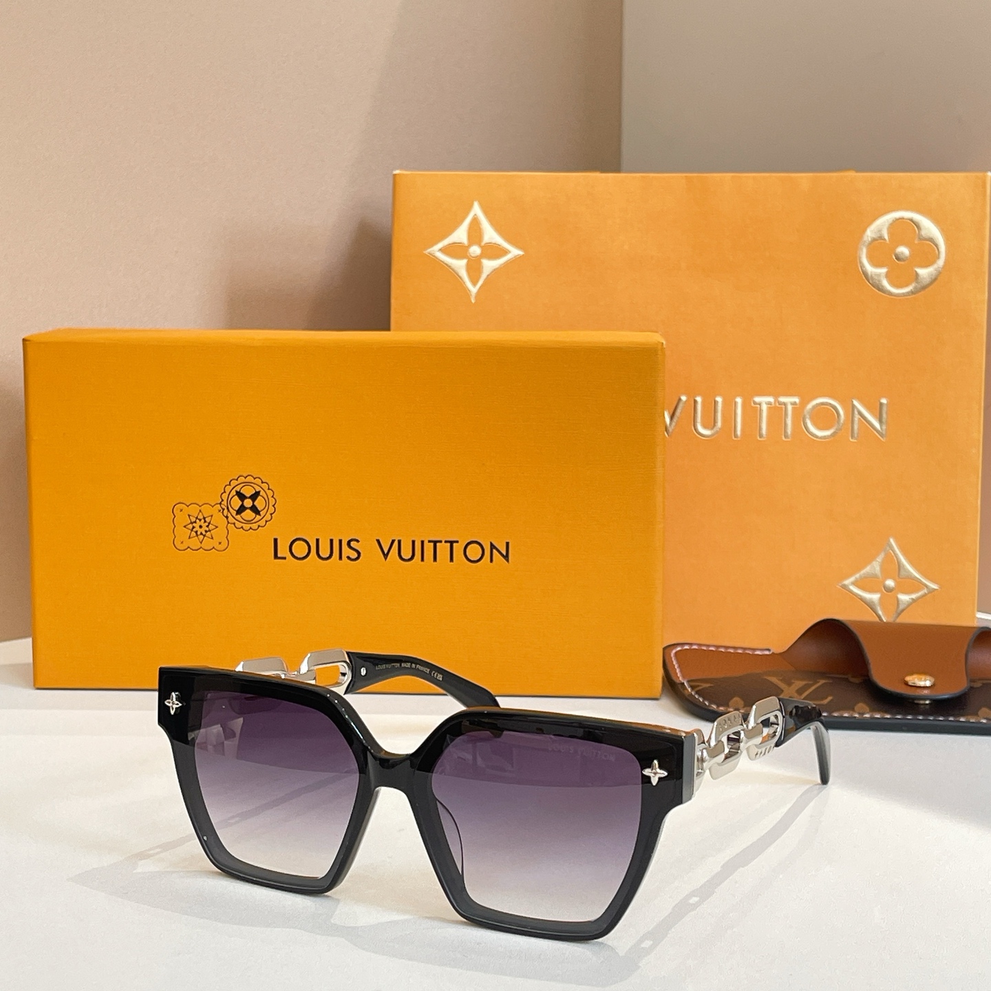 LOUIS VUITTO*✨✨✨MODEL：Z2039U✨✨✨ SIZE：54口19-148✨✨✨