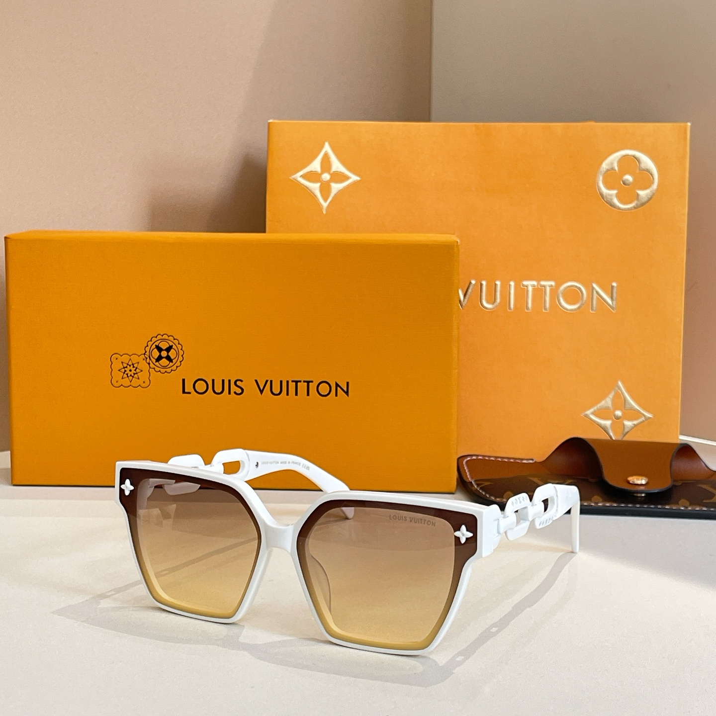 LOUIS VUITTO*✨✨✨MODEL：Z2039U✨✨✨ SIZE：54口19-148✨✨✨