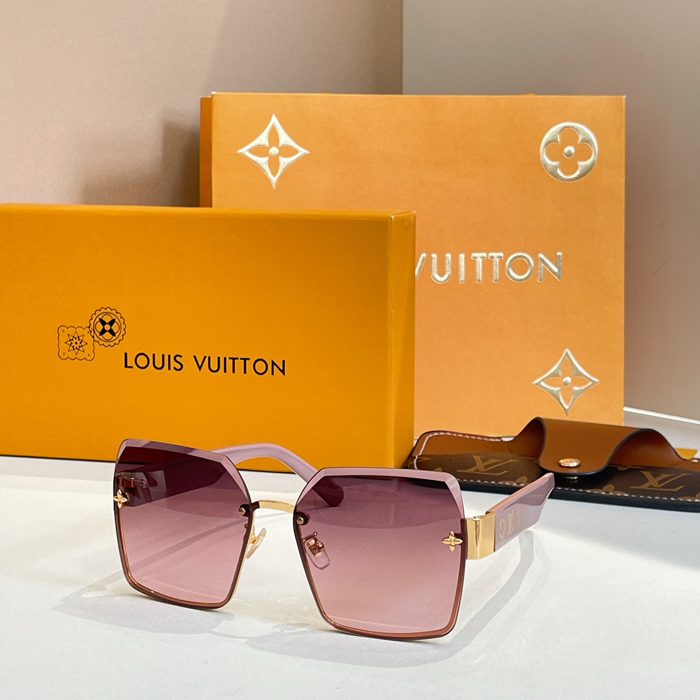 LOUIS VUITTO*✨✨✨MODEL：Z1865E✨✨✨ SIZE：60口16-140✨✨✨