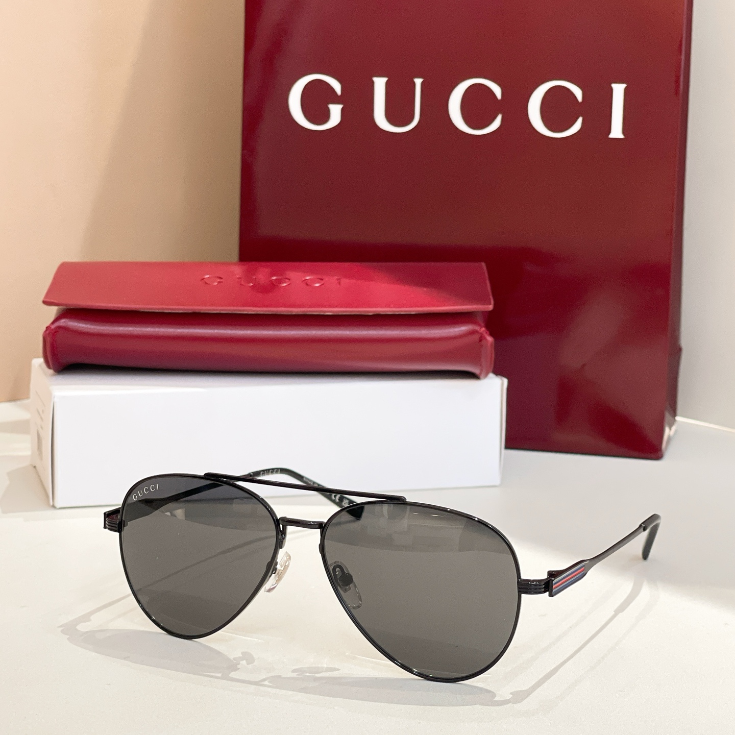 GUCC*🐝🐝🐝MODELGG1874S🐝🐝🐝SIZE57口14-145🐝🐝🐝光学镜，太阳镜