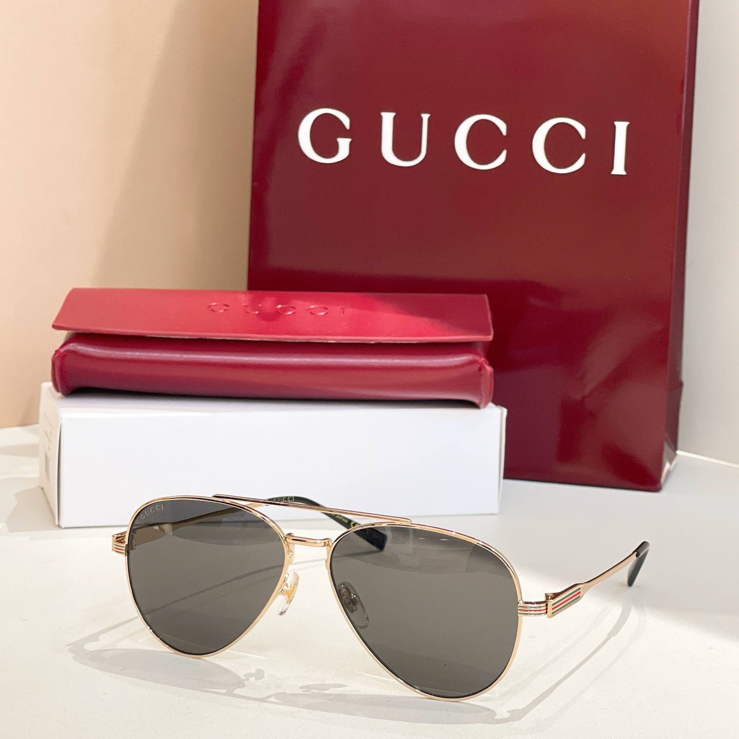GUCC*🐝🐝🐝MODELGG1874S🐝🐝🐝SIZE57口14-145🐝🐝🐝光学镜，太阳镜