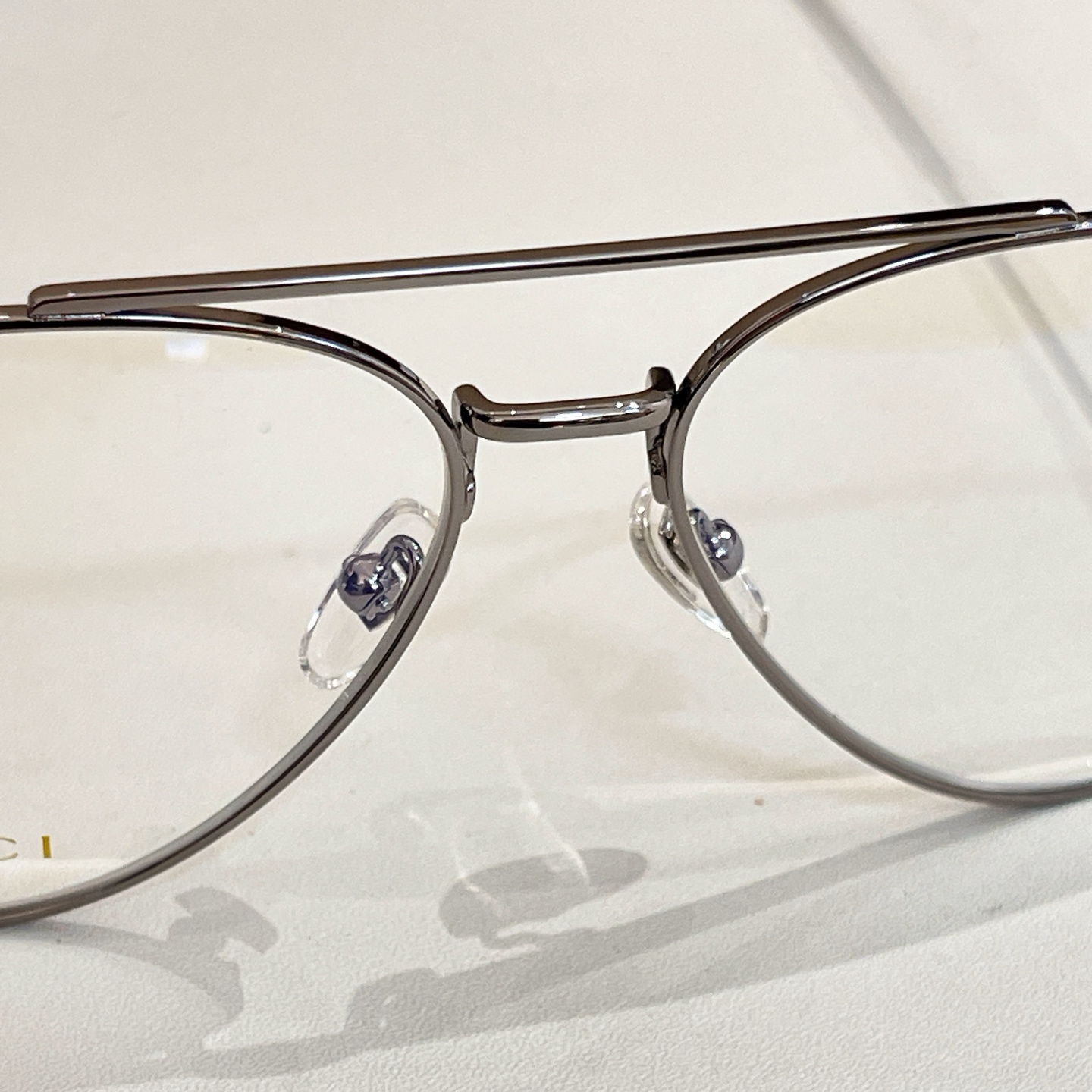 GUCC*🐝🐝🐝MODELGG1874S🐝🐝🐝SIZE57口14-145🐝🐝🐝光学镜，太阳镜