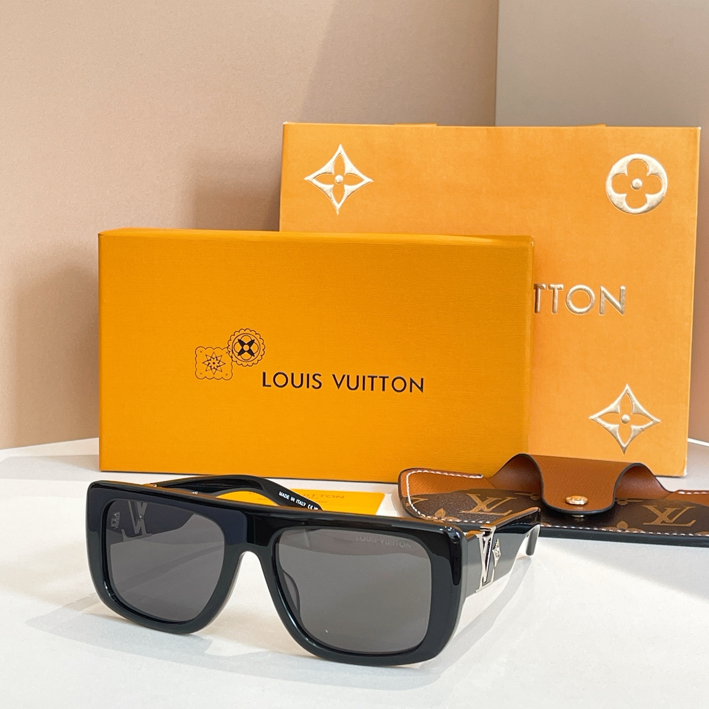 LOUIS VUITTO*✨✨✨MODEL：Z2872U✨✨✨SIZE：55口18-145 ✨✨✨ 