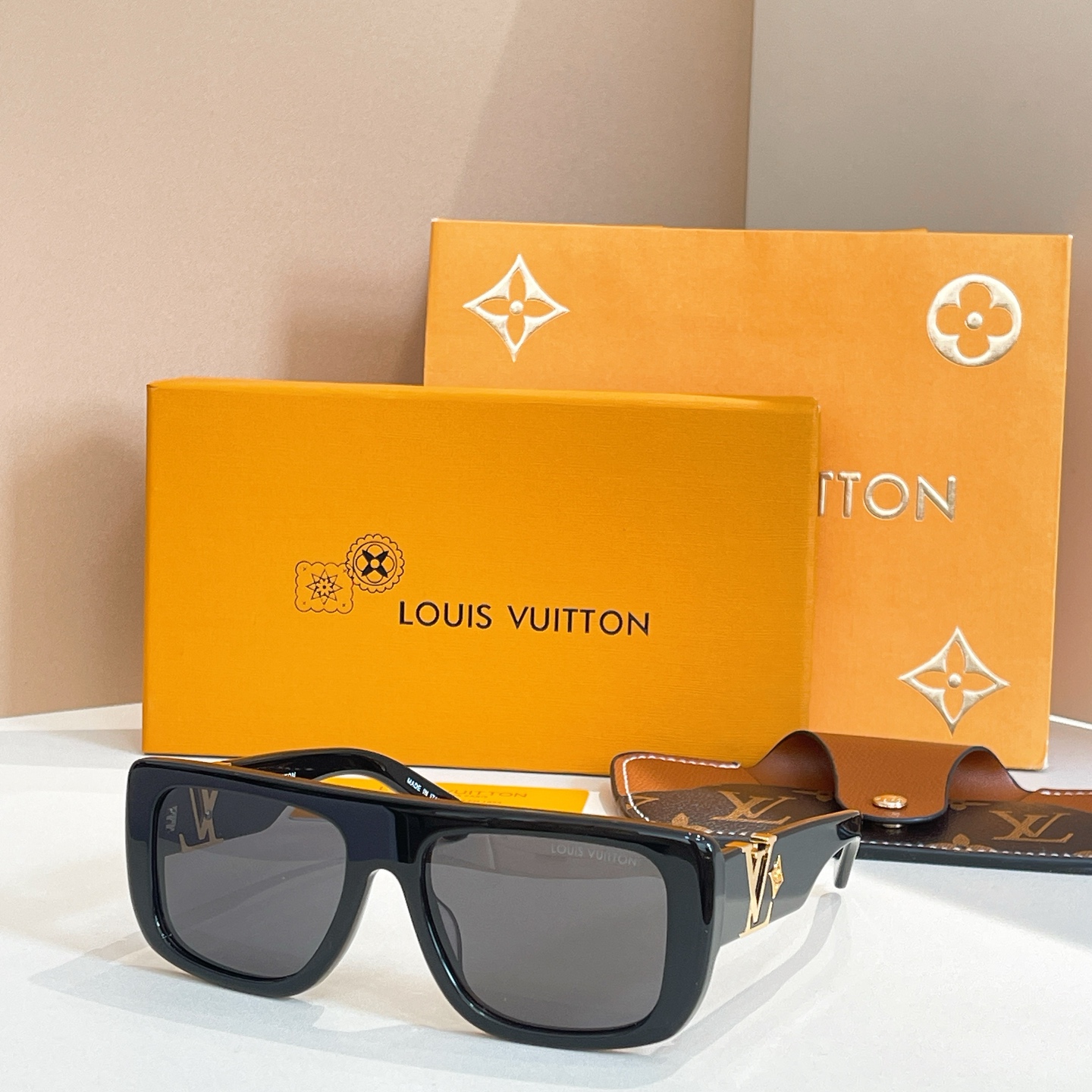 LOUIS VUITTO*✨✨✨MODEL：Z2872U✨✨✨SIZE：55口18-145 ✨✨✨ 
