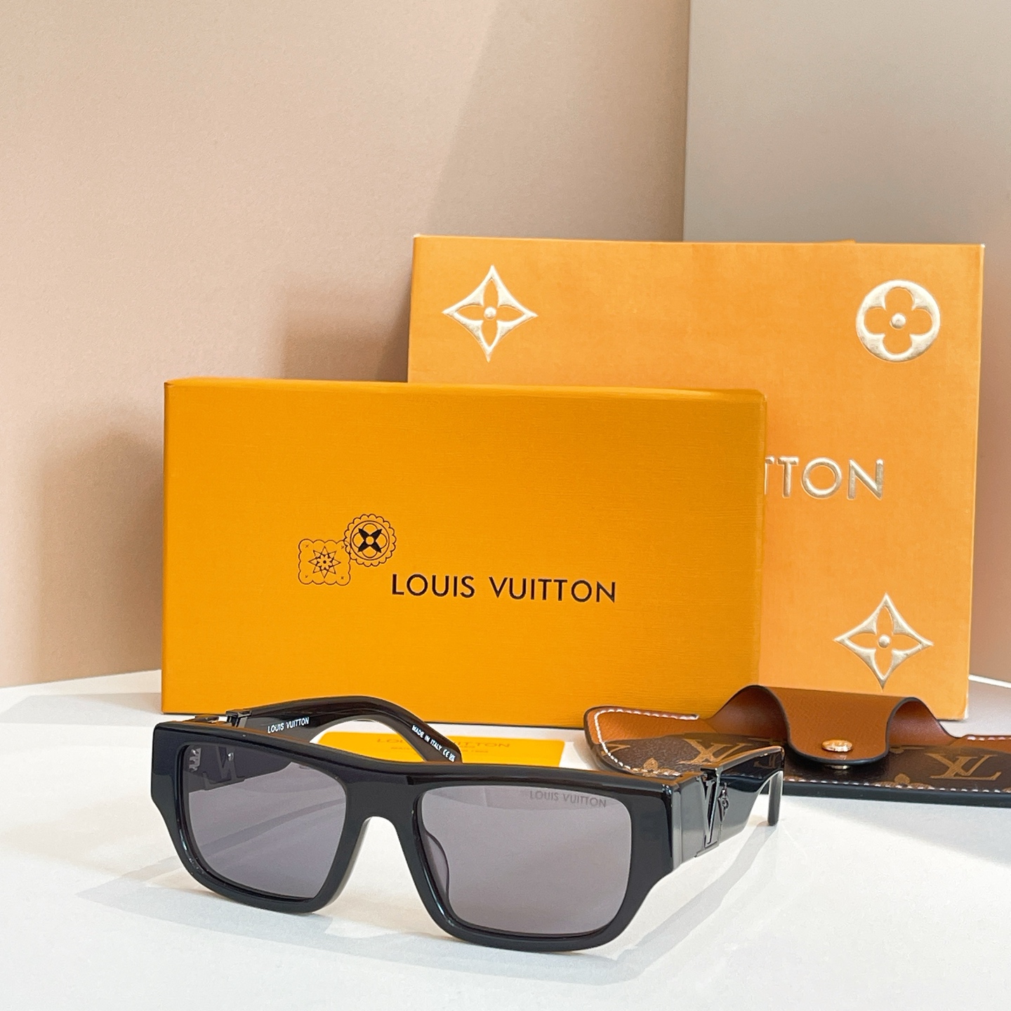 LOUIS VUITTO*✨✨✨MODEL：Z2873U✨✨✨SIZE：55口18-145 ✨✨✨ 