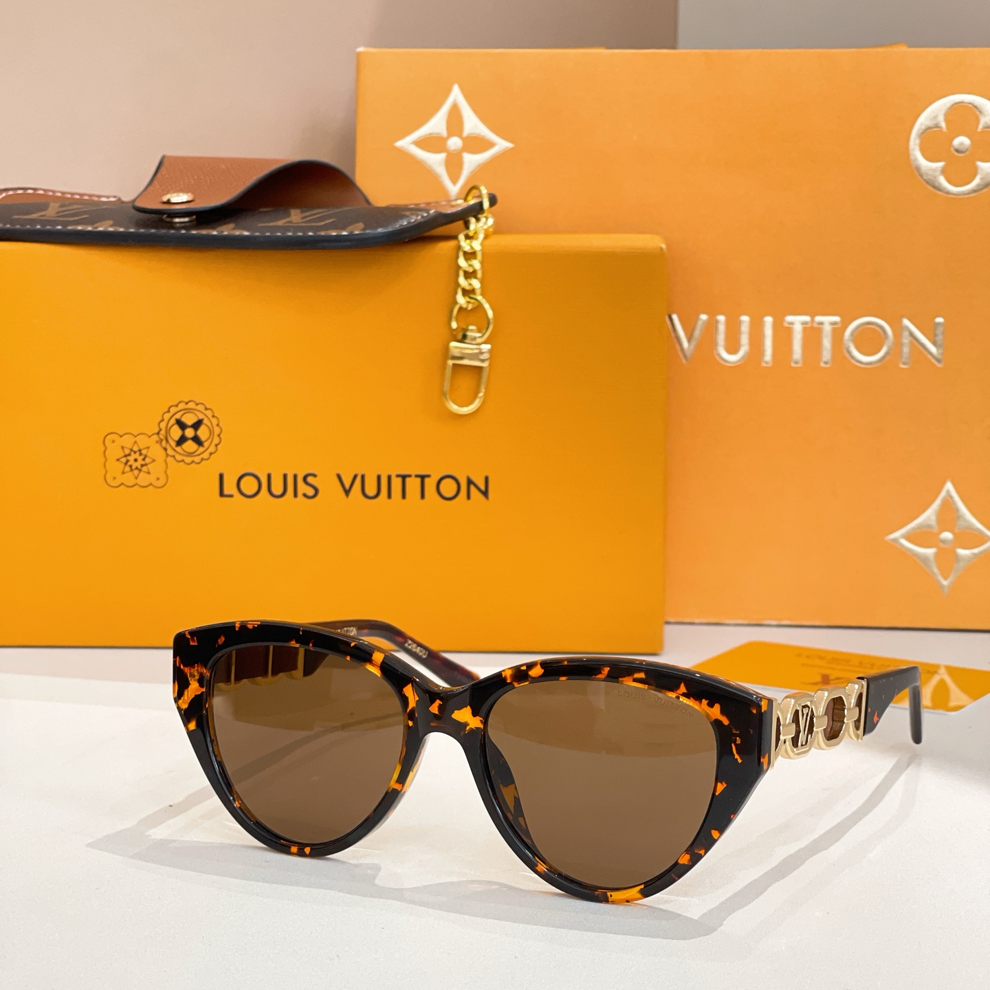 LOUIS VUITTO*✨✨✨MODEL：Z2640U✨✨✨ SIZE：54口20-145✨✨✨