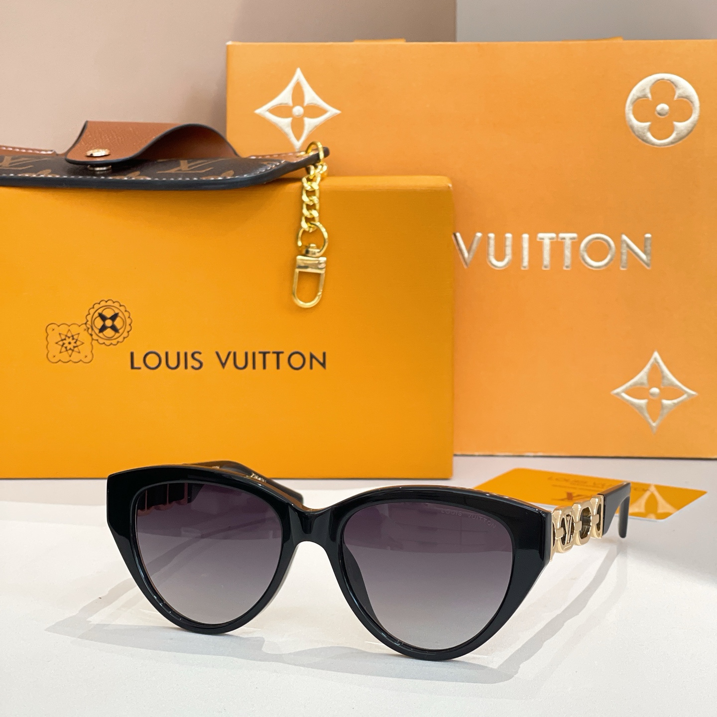 LOUIS VUITTO*✨✨✨MODEL：Z2640U✨✨✨ SIZE：54口20-145✨✨✨