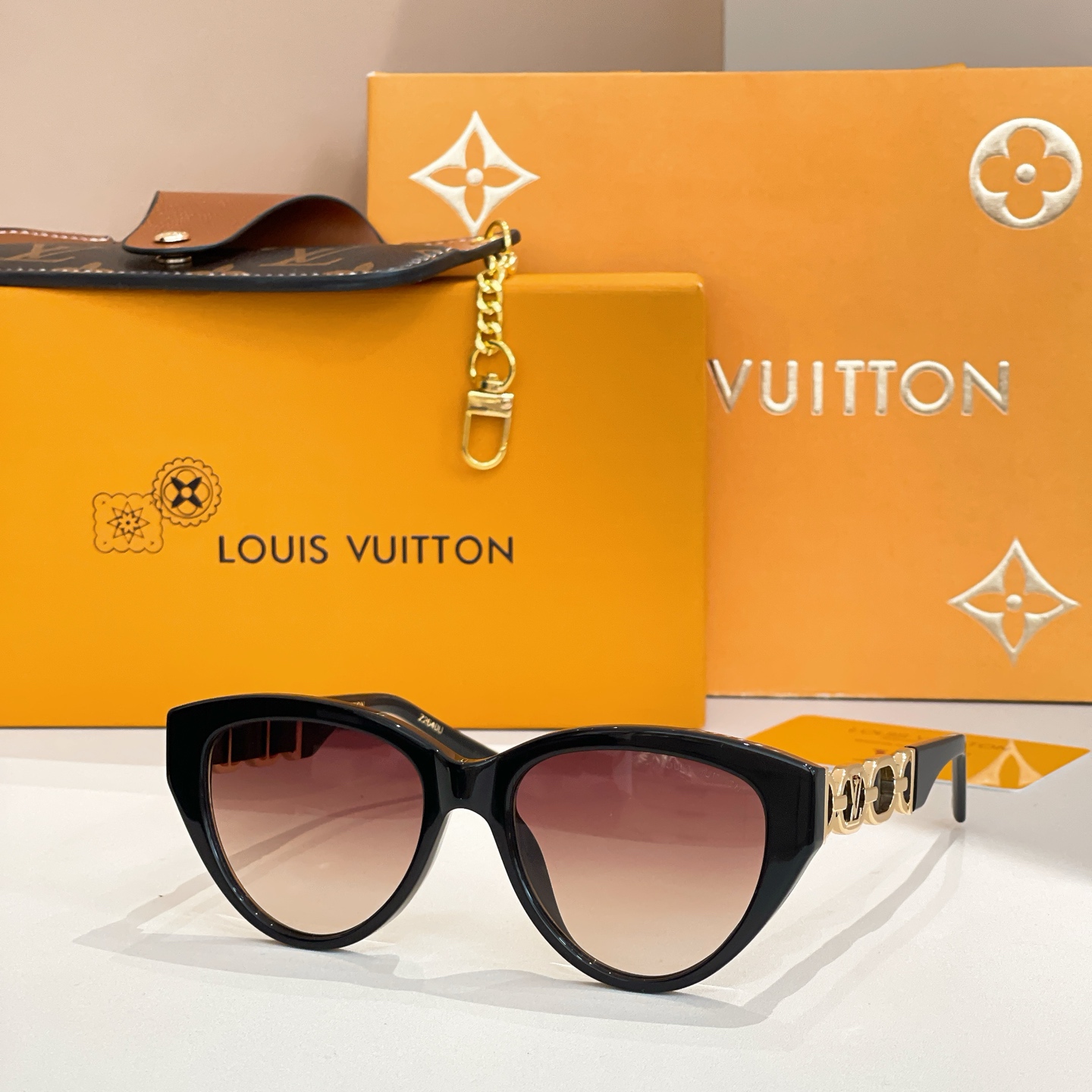 LOUIS VUITTO*✨✨✨MODEL：Z2640U✨✨✨ SIZE：54口20-145✨✨✨