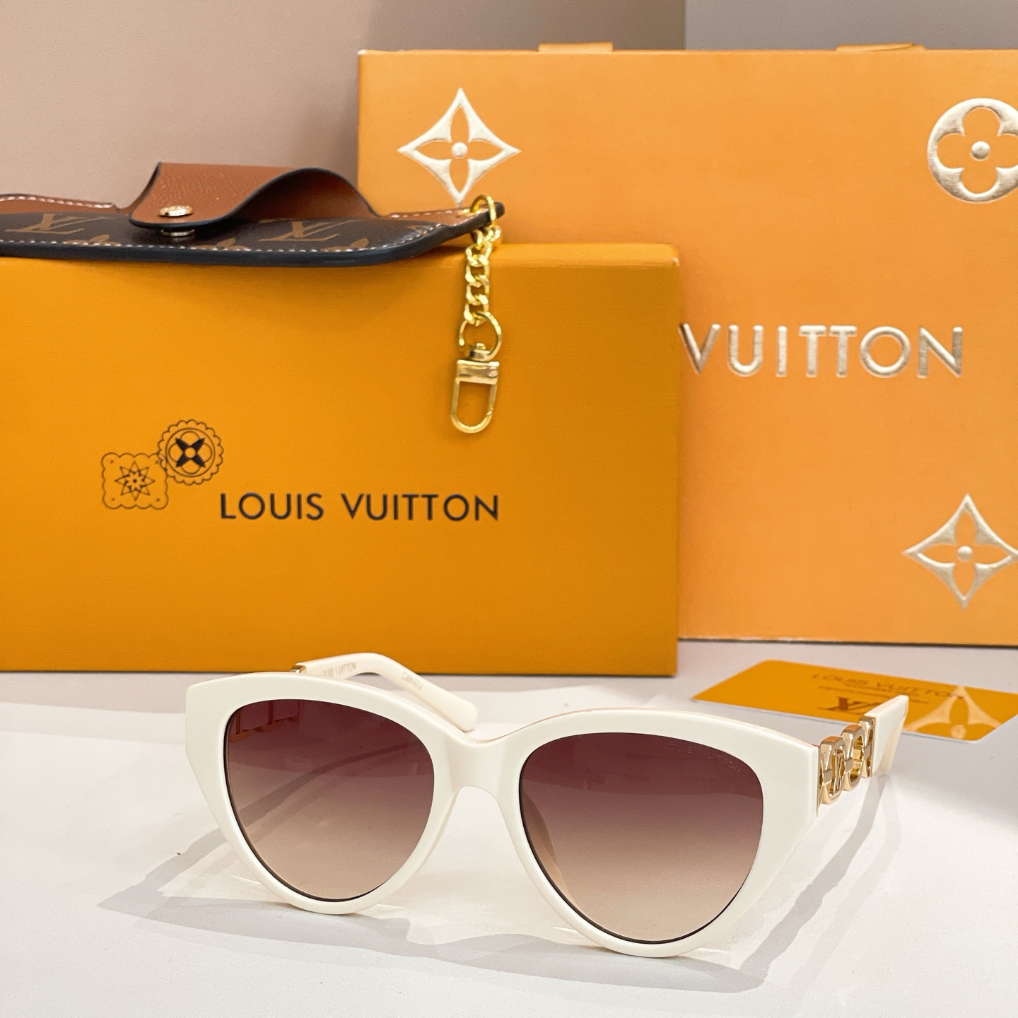 LOUIS VUITTO*✨✨✨MODEL：Z2640U✨✨✨ SIZE：54口20-145✨✨✨