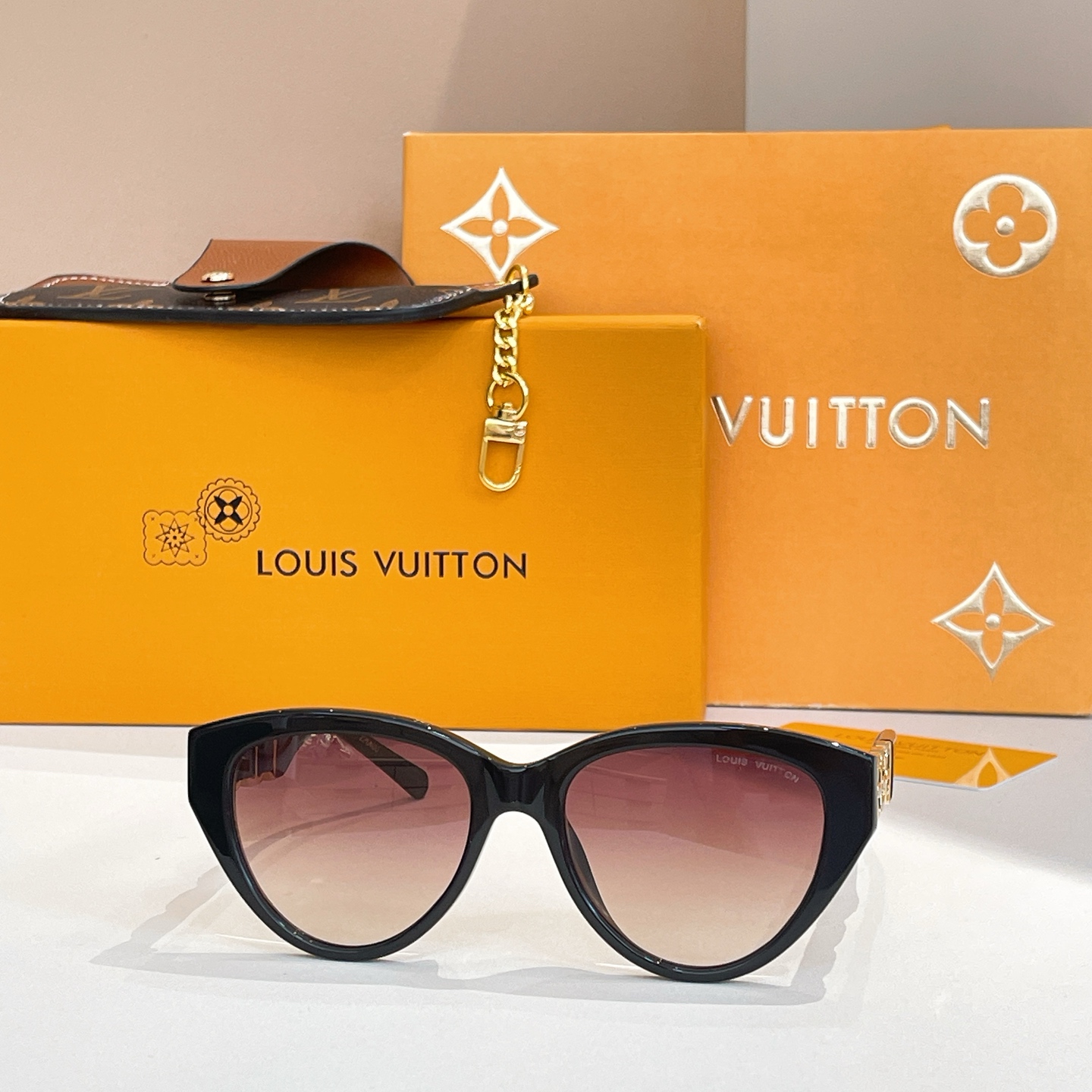 LOUIS VUITTO*✨✨✨MODEL：Z2640U✨✨✨ SIZE：54口20-145✨✨✨