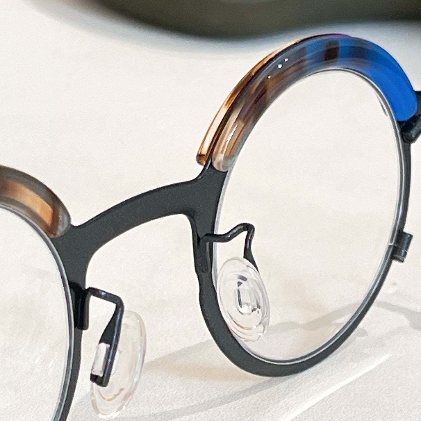 THEO⚜️⚜️⚜️MODEL：436⚜️⚜️⚜️钛~~光学镜,盒子➕15