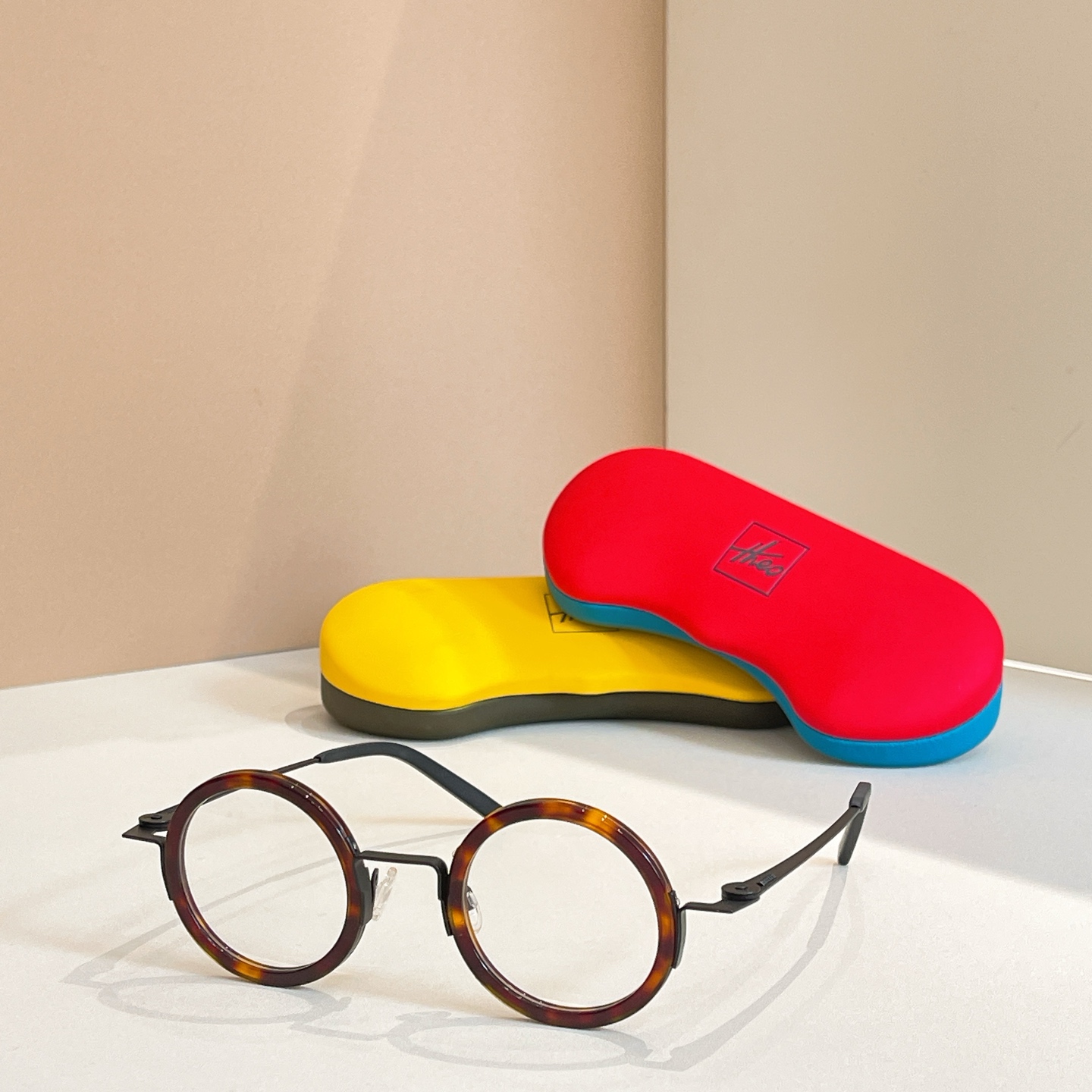 THEO⚜️⚜️⚜️⚜️⚜️⚜️钛~~光学镜,盒子➕15