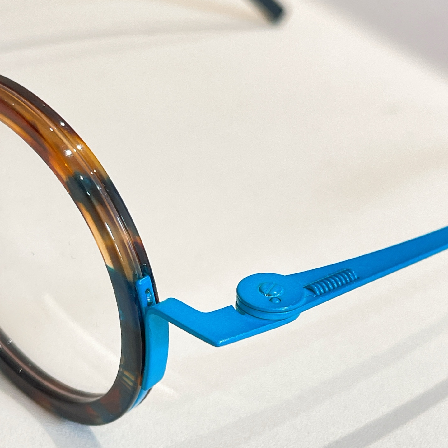 THEO⚜️⚜️⚜️⚜️⚜️⚜️钛~~光学镜,盒子➕15