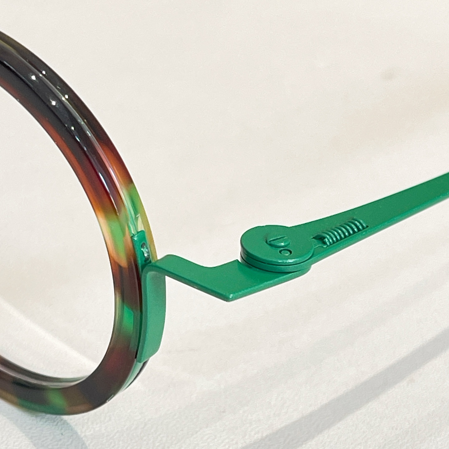 THEO⚜️⚜️⚜️⚜️⚜️⚜️钛~~光学镜,盒子➕15