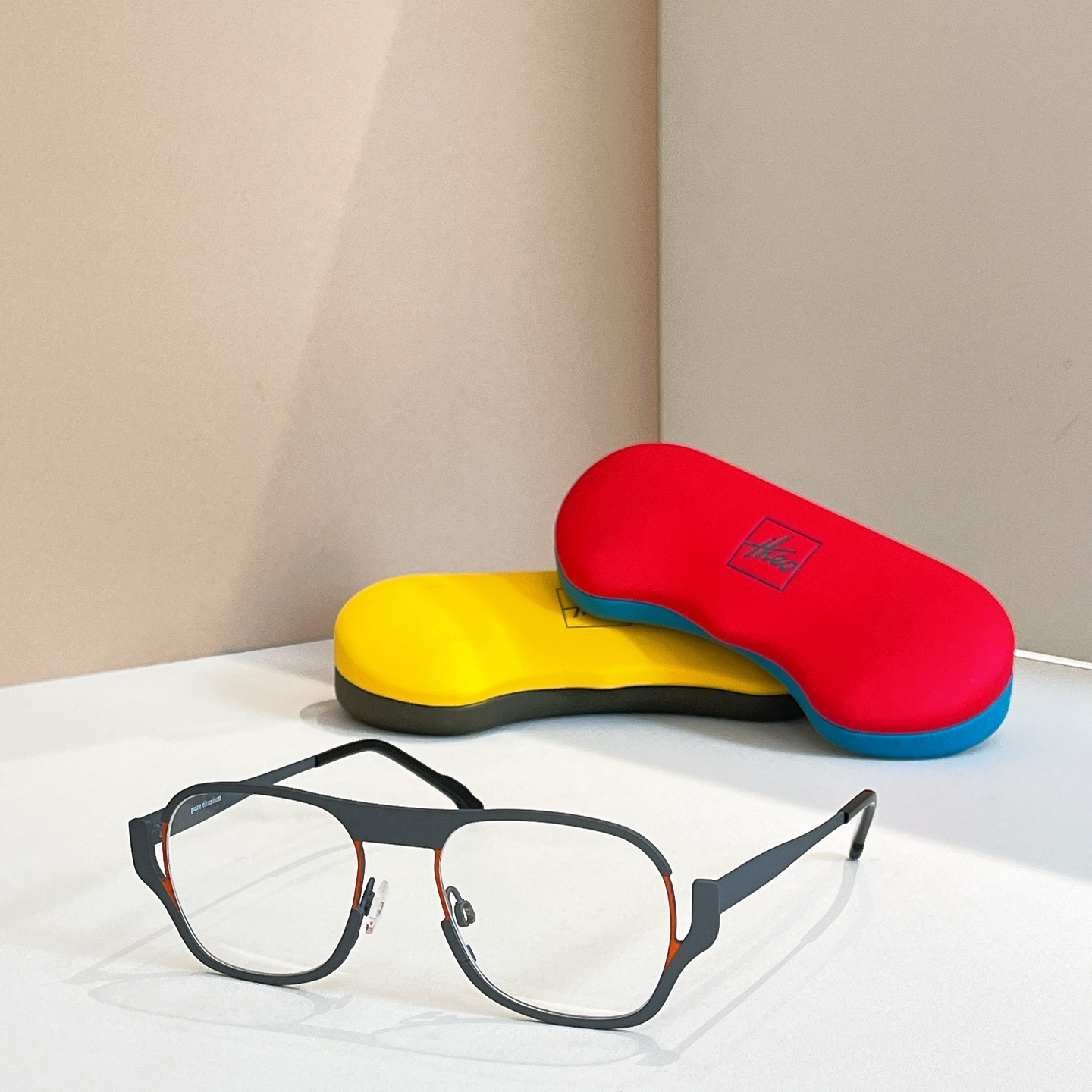 THEO⚜️⚜️⚜️MODEL:Plan⚜️⚜️⚜️钛~~光学镜,盒子➕15