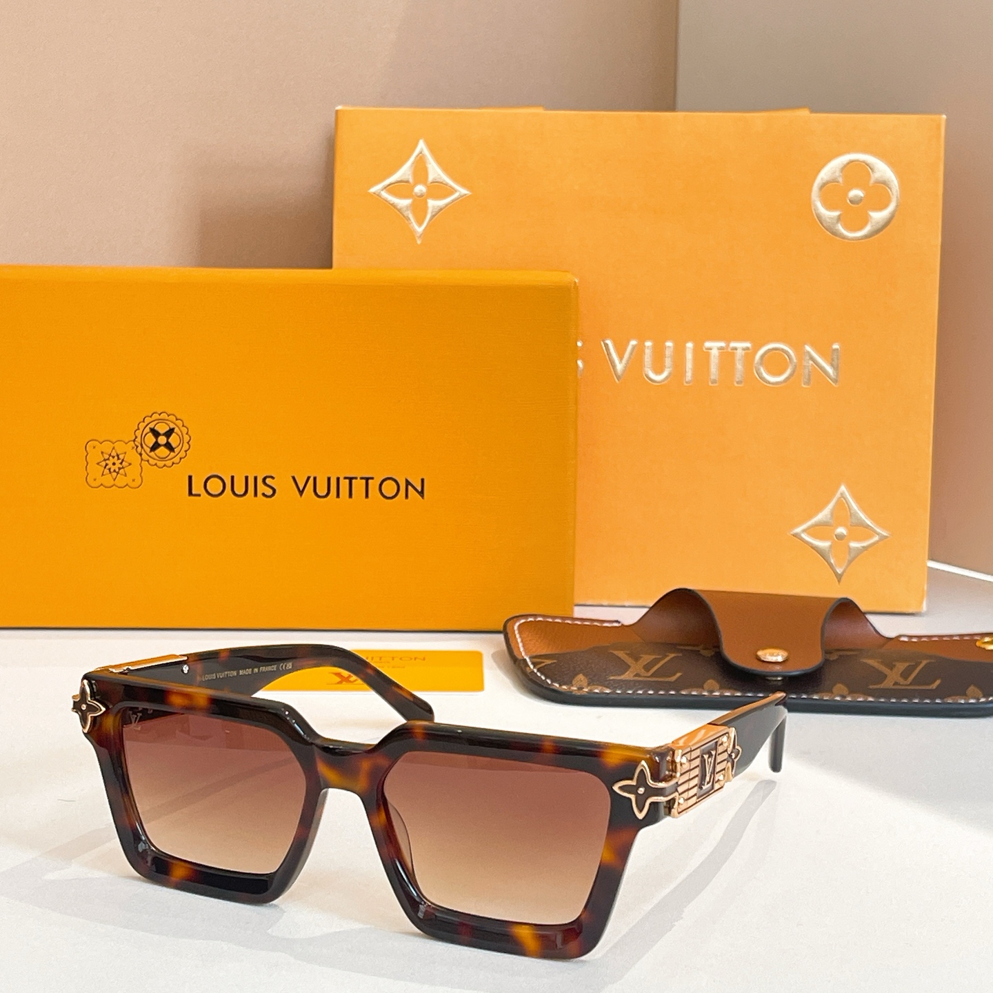 LOUIS VUITTO*✨✨✨MODEL：Z2014U ✨✨✨ SIZE：55口17-140✨✨✨