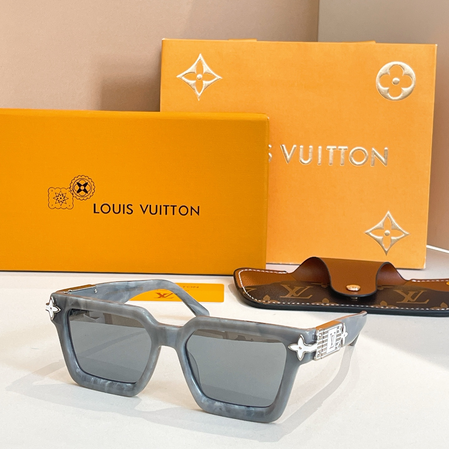 LOUIS VUITTO*✨✨✨MODEL：Z2014U ✨✨✨ SIZE：55口17-140✨✨✨