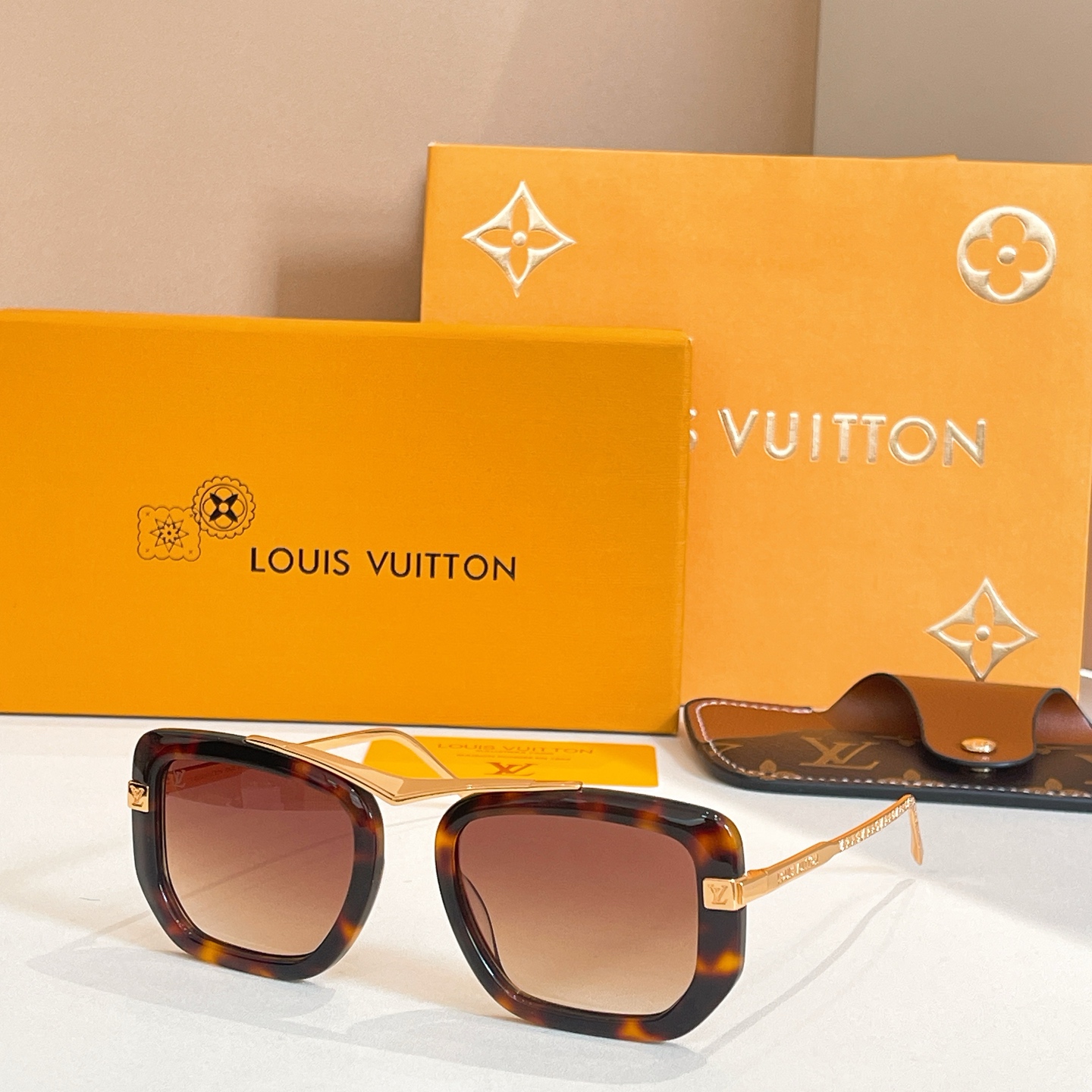 LOUIS VUITTO*✨✨✨MODEL：Z2047U ✨✨✨ SIZE：53口20-140✨✨✨