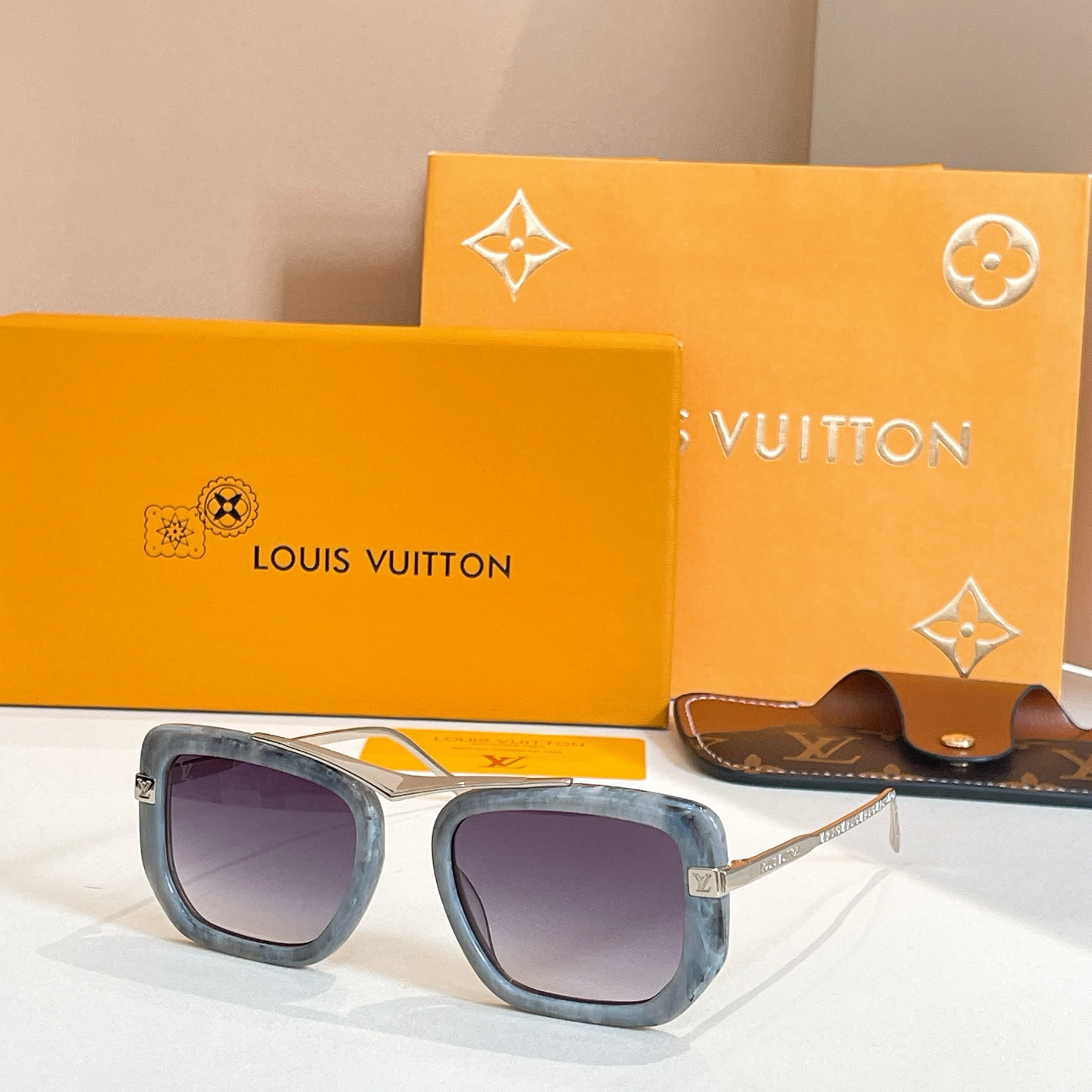 LOUIS VUITTO*✨✨✨MODEL：Z2047U ✨✨✨ SIZE：53口20-140✨✨✨