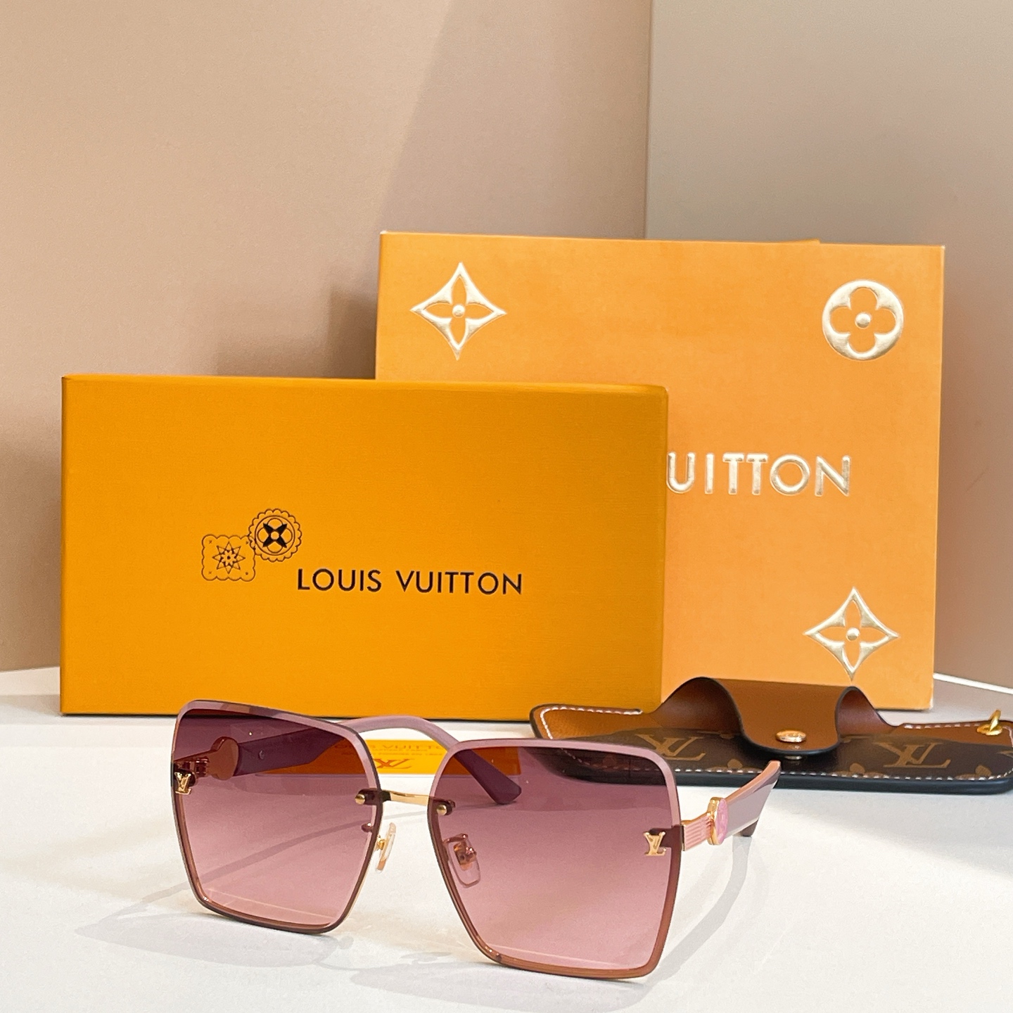 LOUIS VUITTO*✨✨✨MODEL：Z1874 ✨✨✨ SIZE：61口13-148 ✨✨✨
