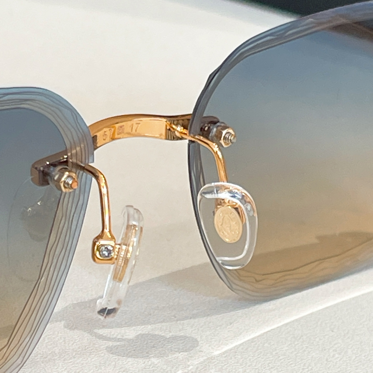 Cartie*✨✨✨MODEL：CT06116J✨✨✨SIZE  140✨✨✨太阳镜，变色片