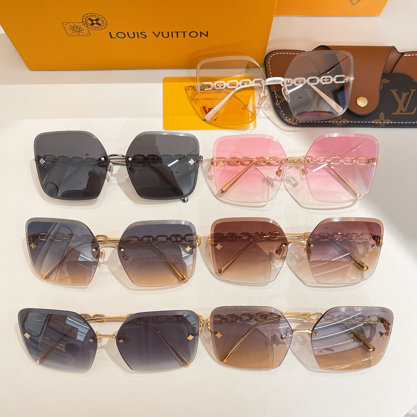 LOUIS VUITTO*✨✨✨MODEL：Z1860U✨✨✨ SIZE：61口14-140✨✨✨