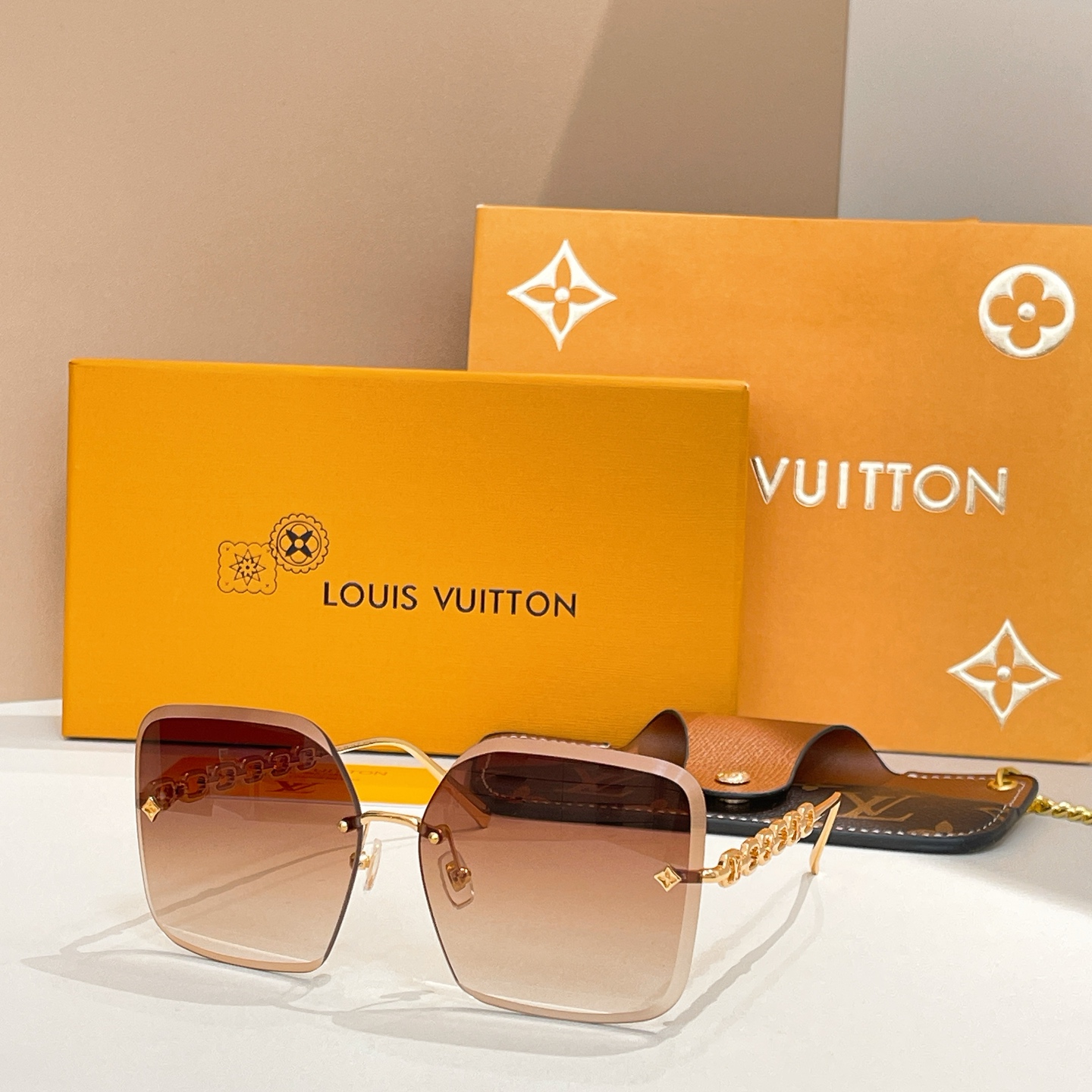 LOUIS VUITTO*✨✨✨MODEL：Z1860U✨✨✨ SIZE：61口14-140✨✨✨