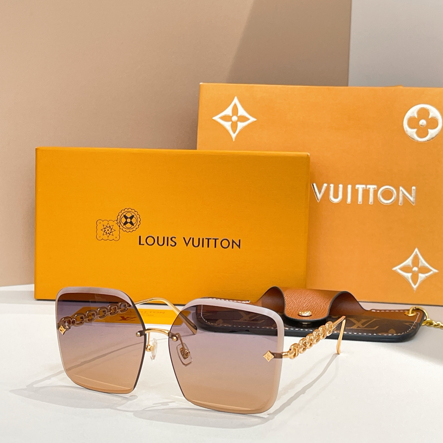 LOUIS VUITTO*✨✨✨MODEL：Z1860U✨✨✨ SIZE：61口14-140✨✨✨