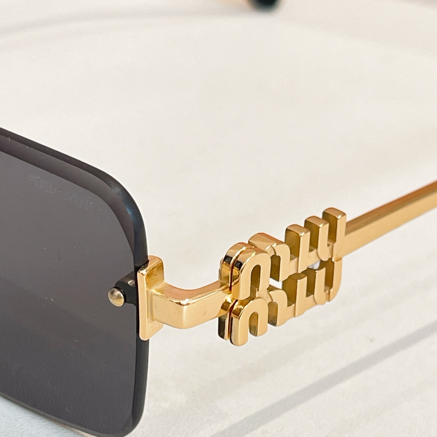 MIU MI*🎀🎀🎀MODELMU 99AV🎀🎀🎀SIZE：57口18-142🎀🎀🎀