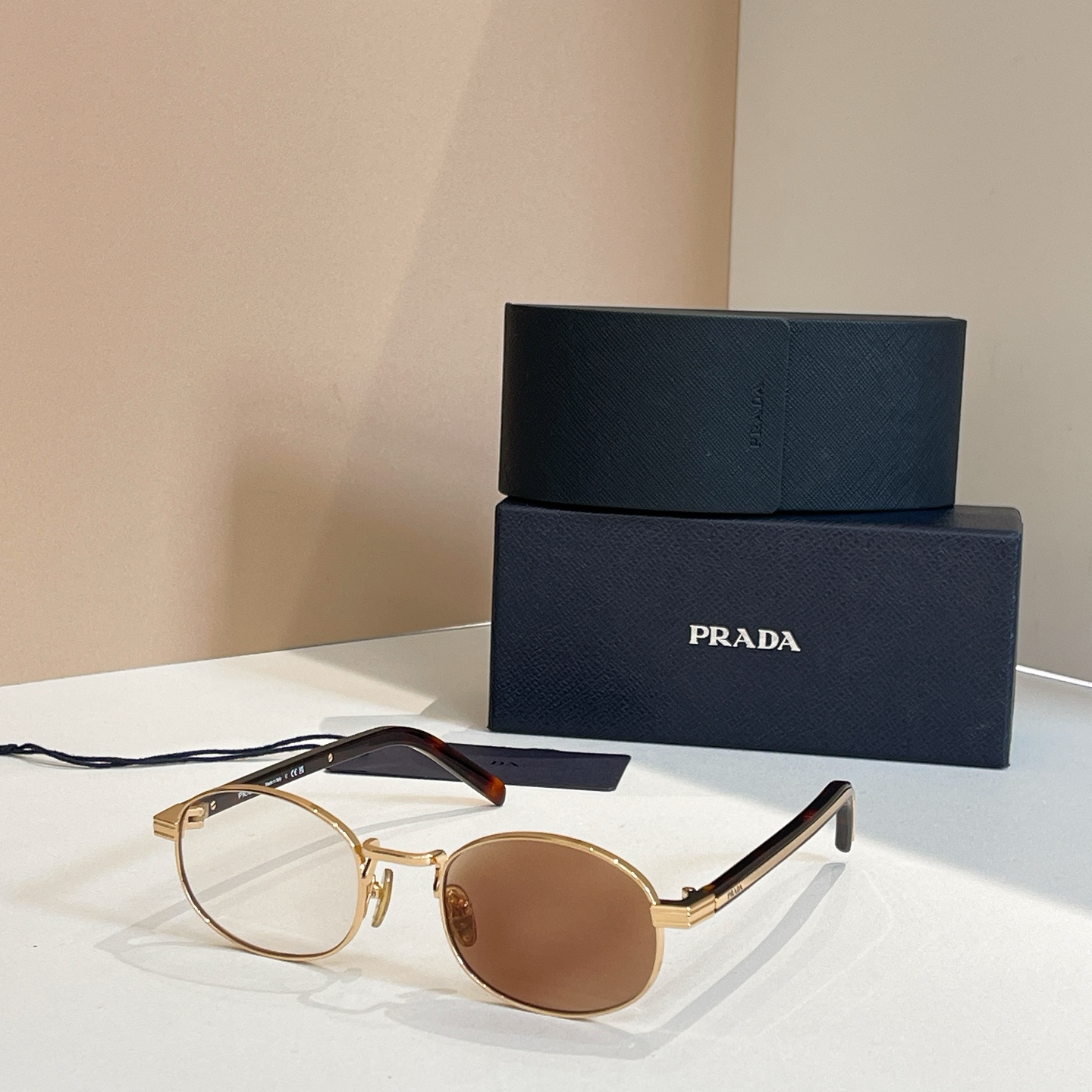 PRADA✨✨✨MODEL：PR B53S✨✨✨SIZE：52口22-145✨✨✨太阳镜，变色片