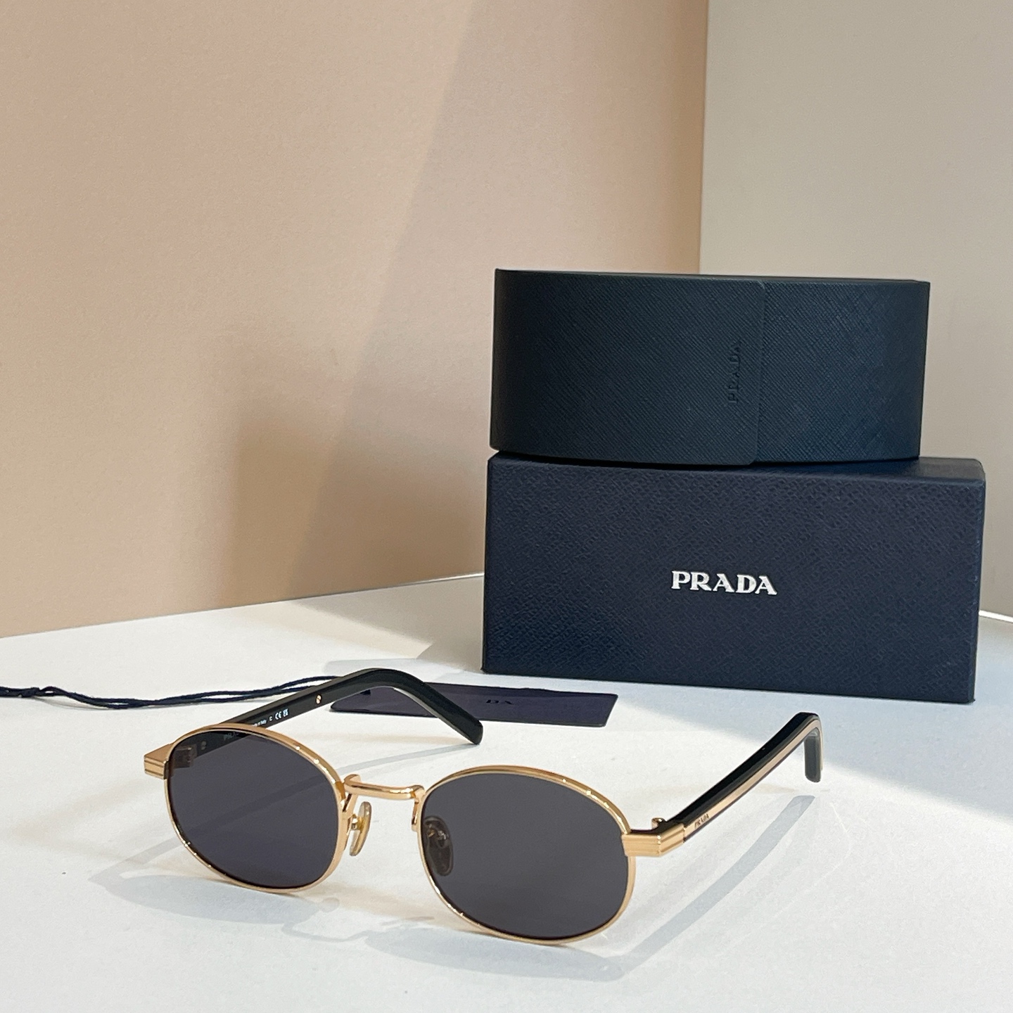 PRADA✨✨✨MODEL：PR B53S✨✨✨SIZE：52口22-145✨✨✨太阳镜，变色片